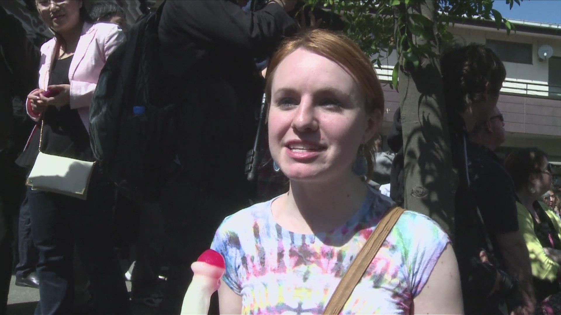 496000214 / News Footage / Apr 7, 2013