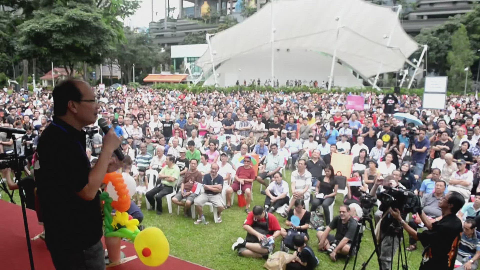 341749284 / News Footage / May 1, 2013