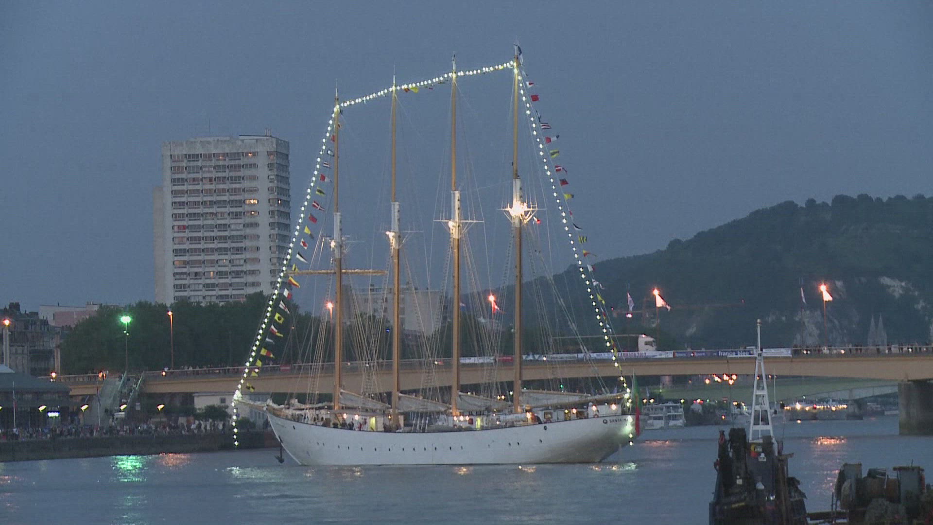 965336159 / News Footage / Jun 6, 2013