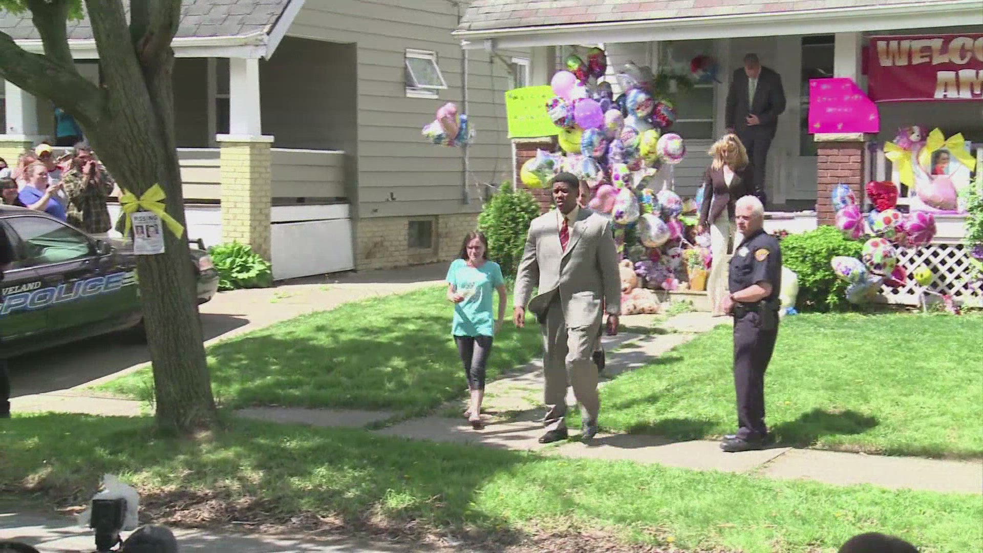 996619130 / News Footage / May 8, 2013