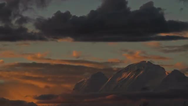 Huescaran as sun sets on its peak