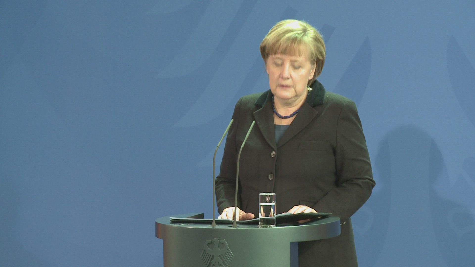 521002024 / News Footage / Dec 6, 2013