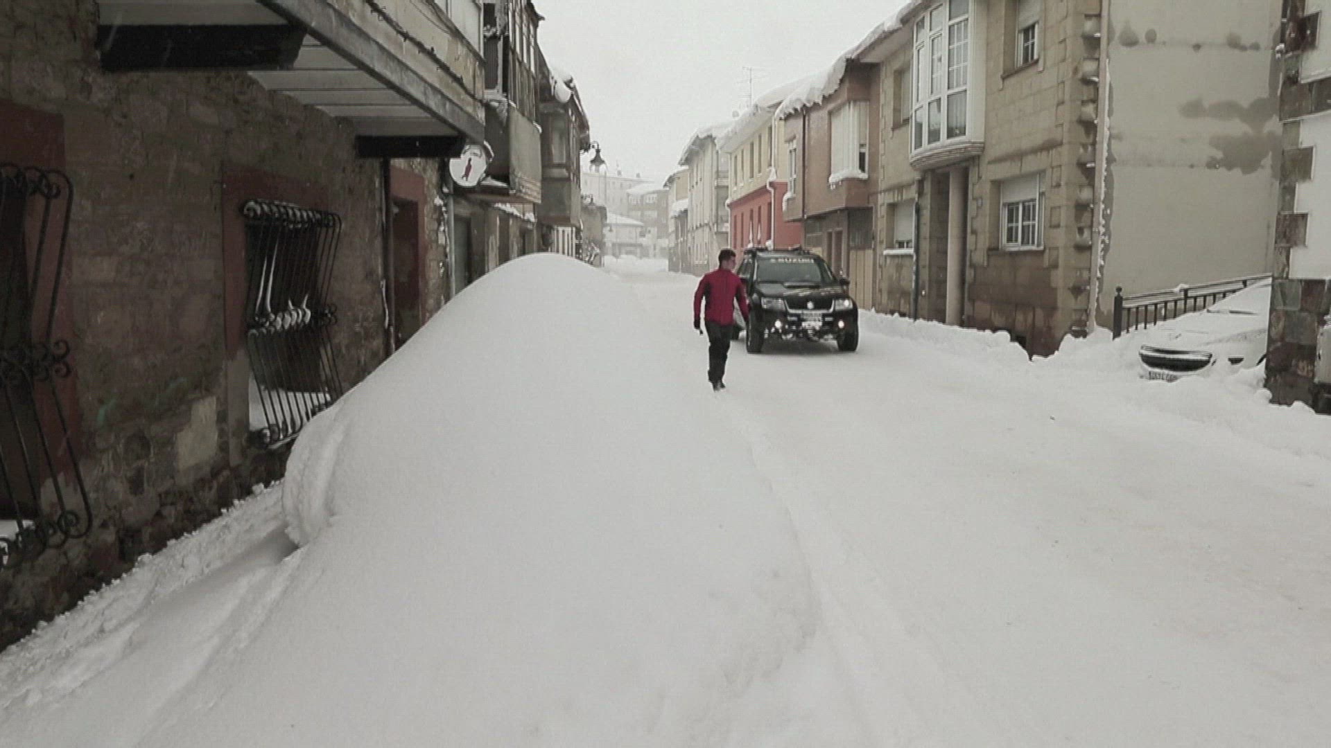 391068773 / News Footage / Feb 5, 2015