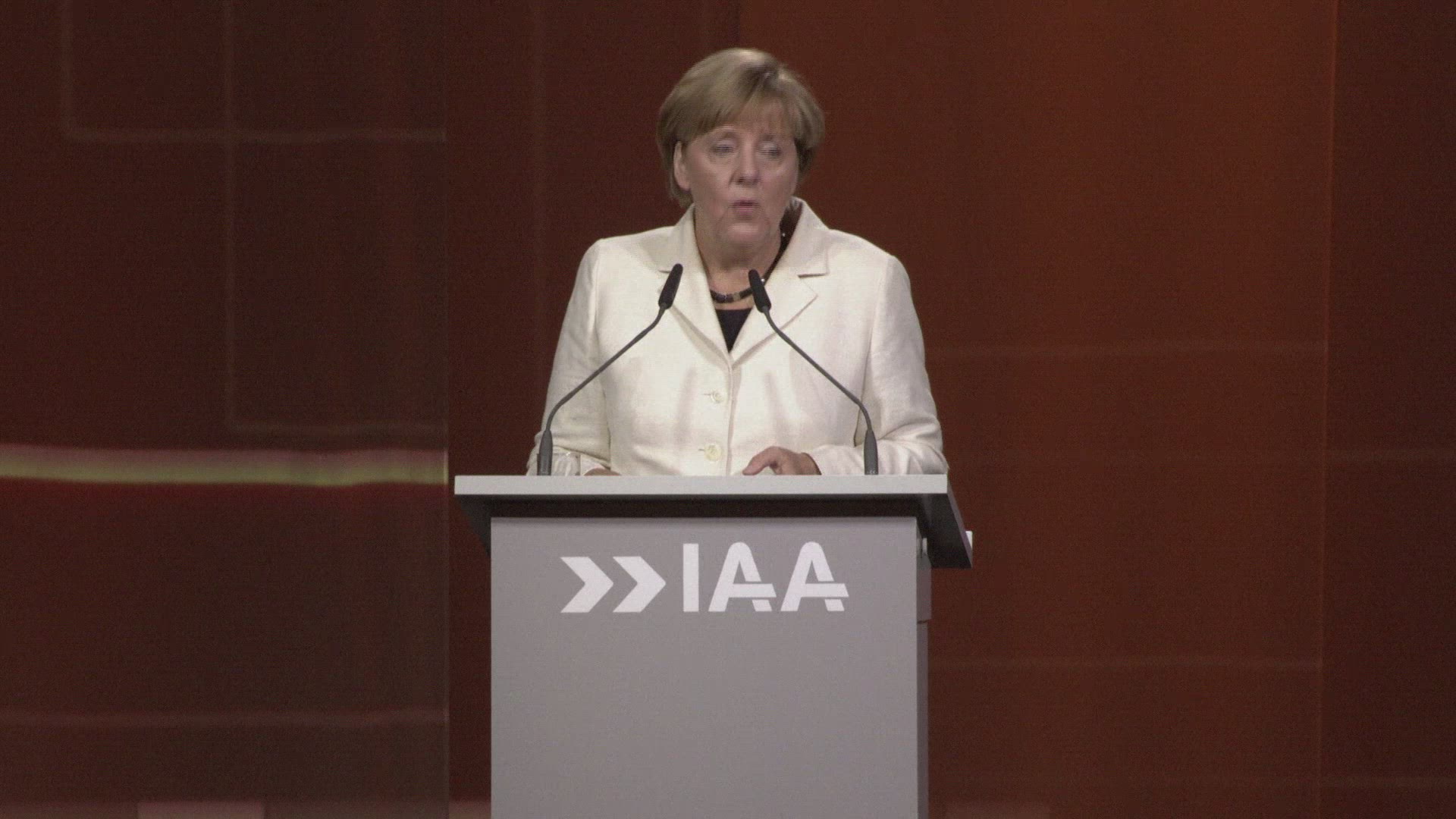 880566194 / News Footage / Sep 17, 2015