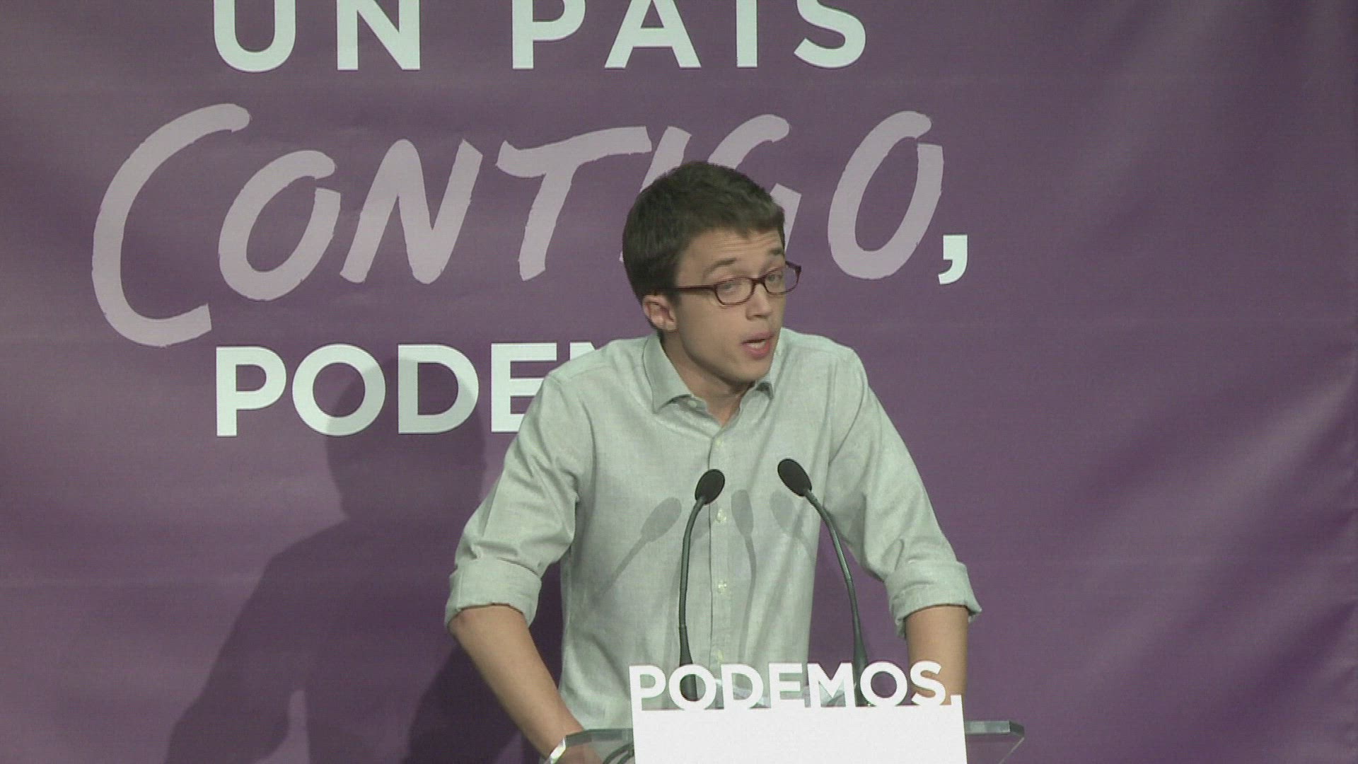 266992627 / News Footage / Dec 20, 2015