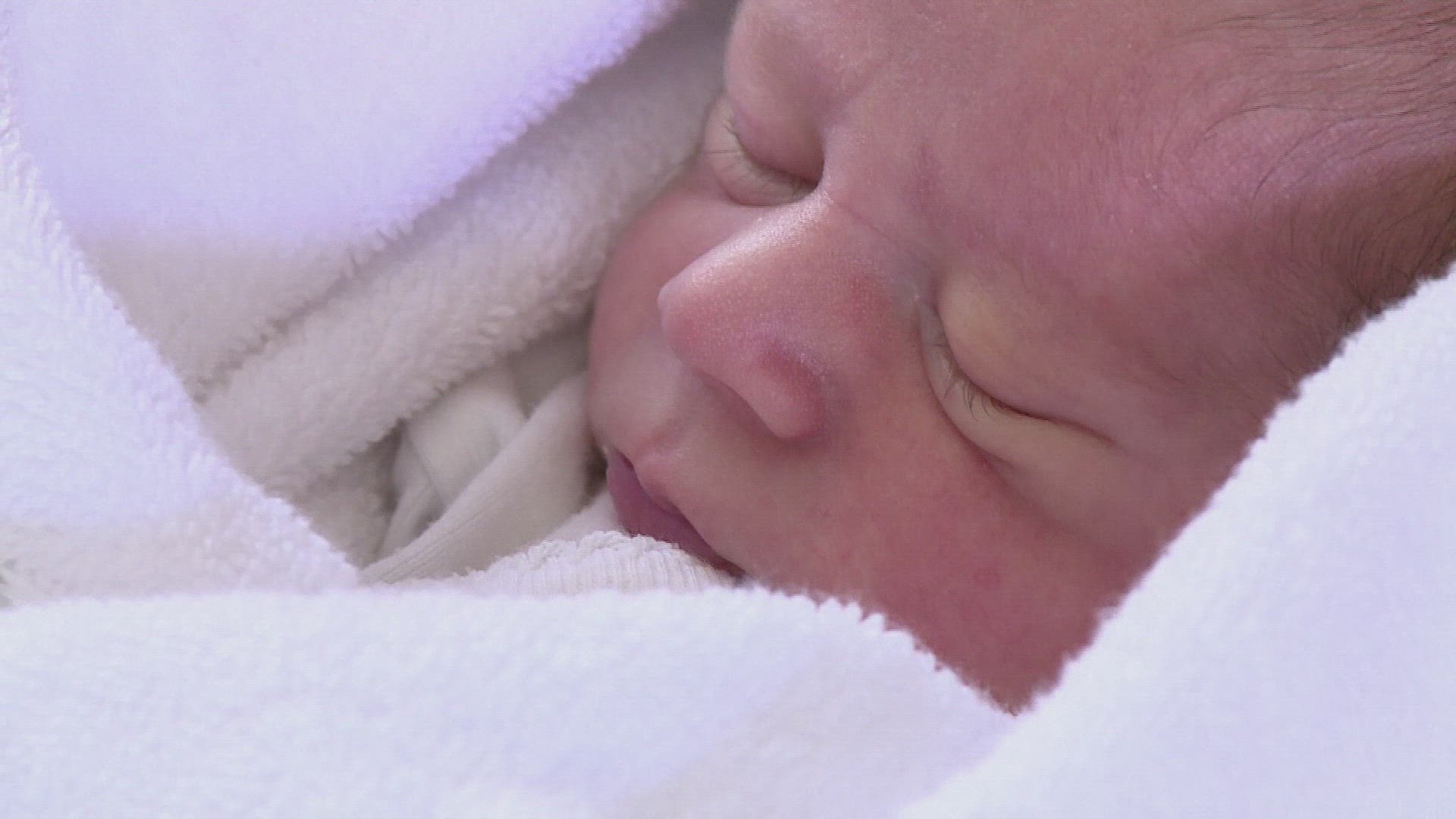 530904513 / News Footage / Jun 15, 2016