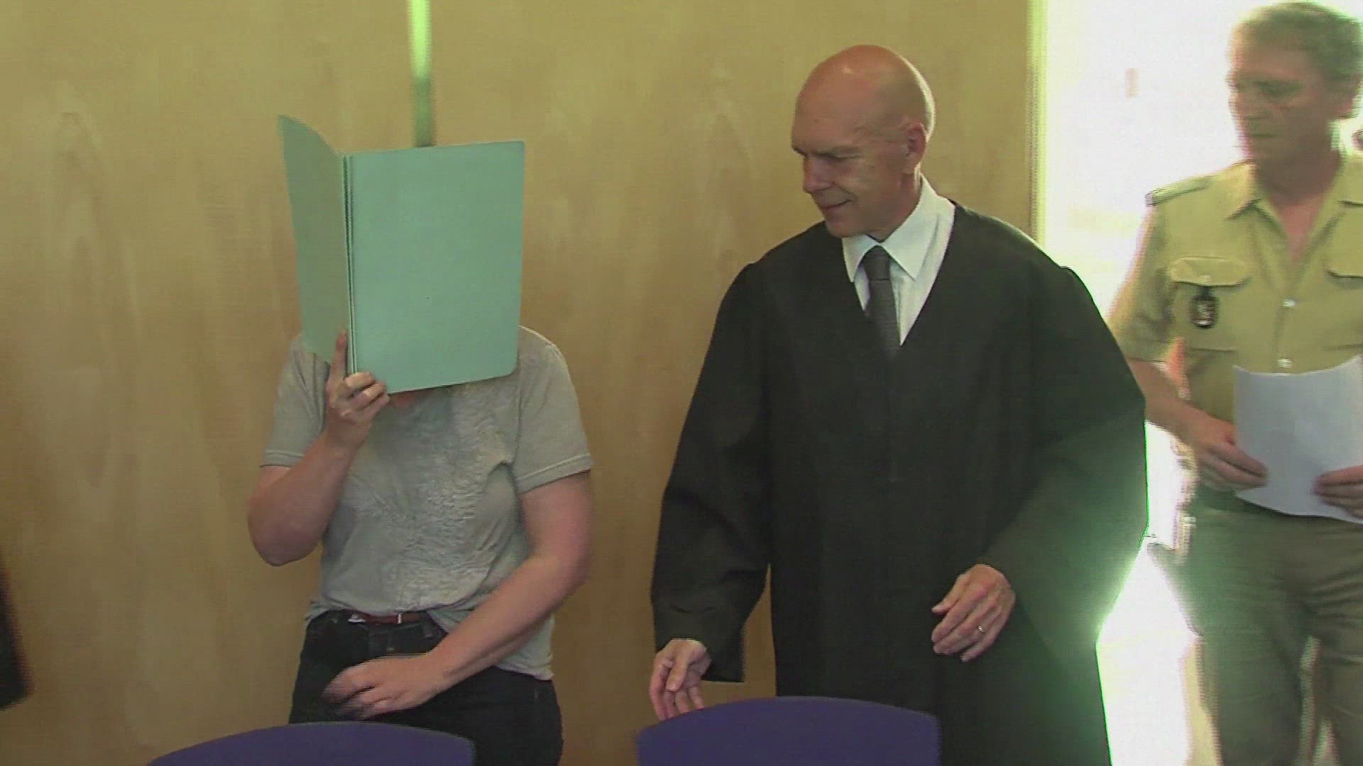 323525887 / News Footage / Jul 20, 2016