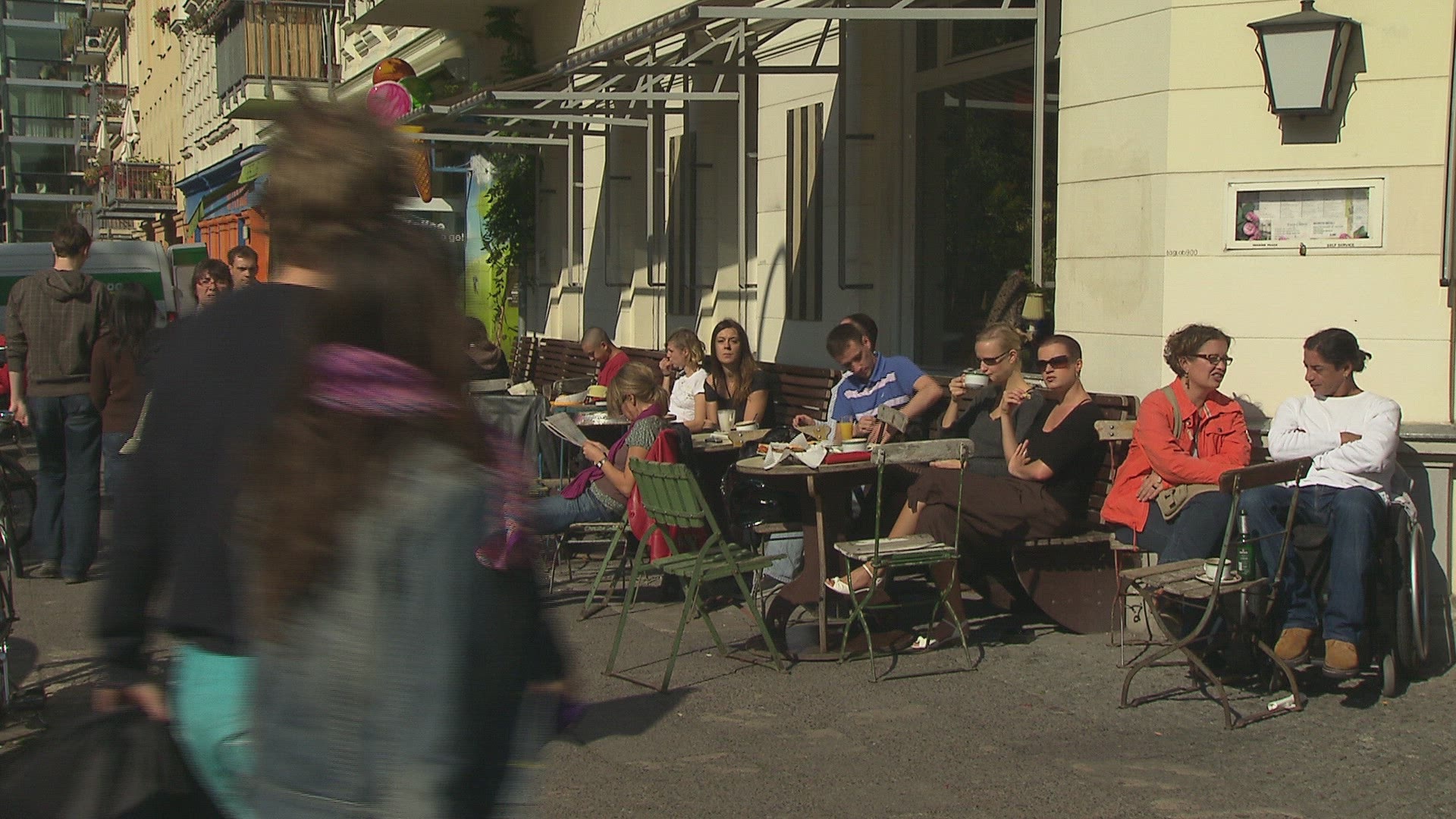 739700817 / Sidewalk Cafe / Prenzlauer Berg / Berlin / Germany