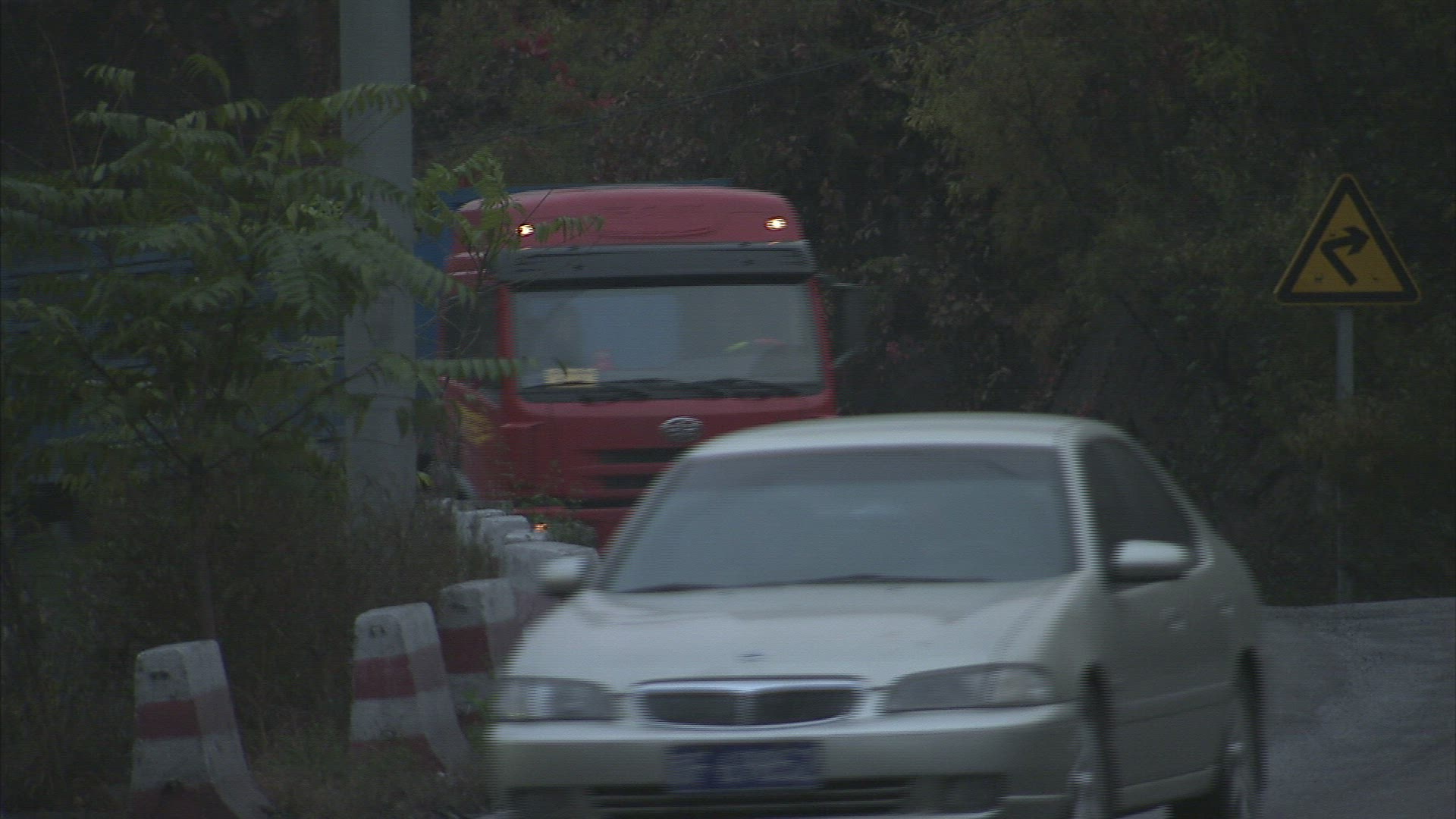 982784577 / Road Traffic / Lorry / China