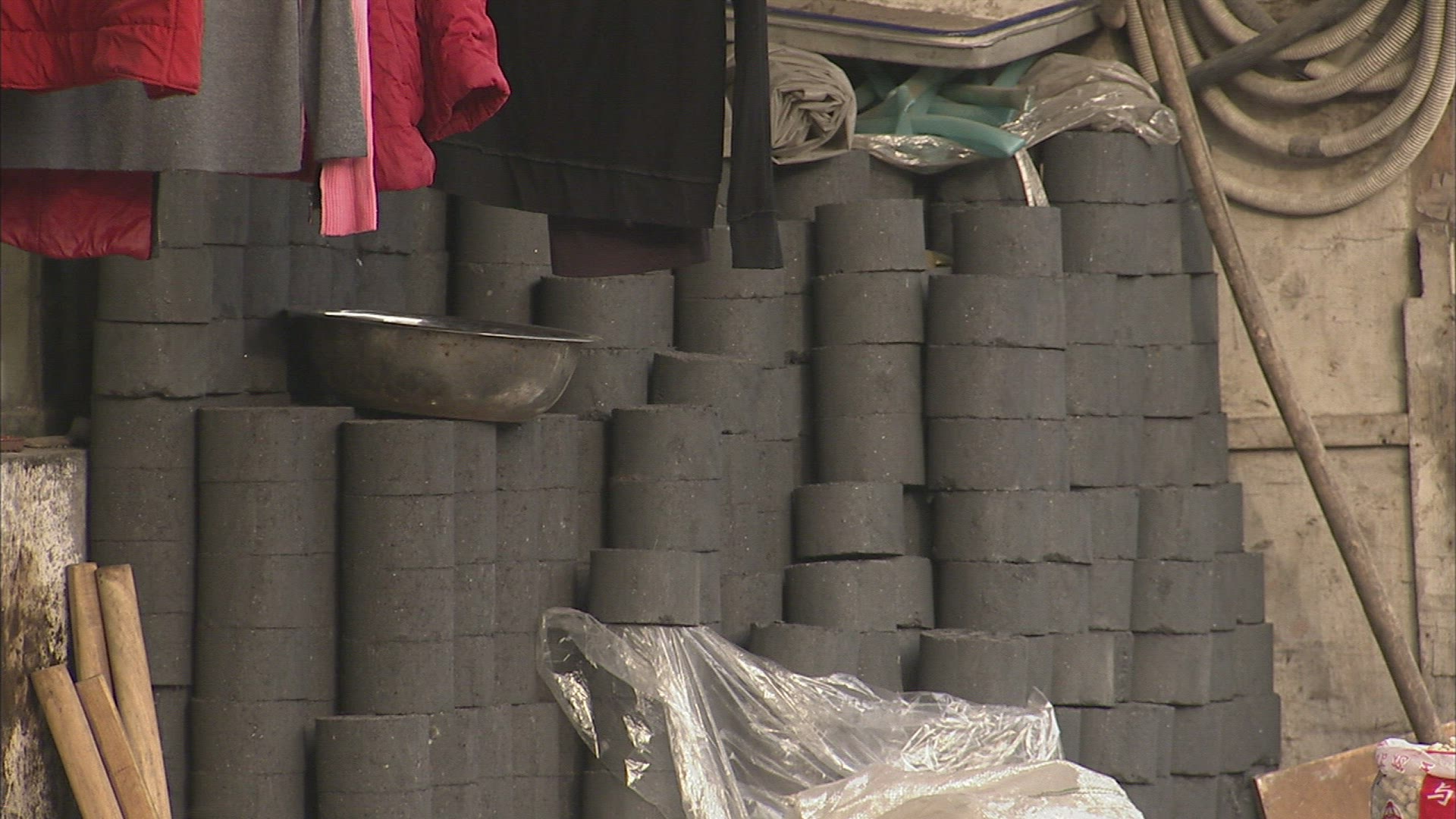 803488768 / Coal Merchant / Delivery / China