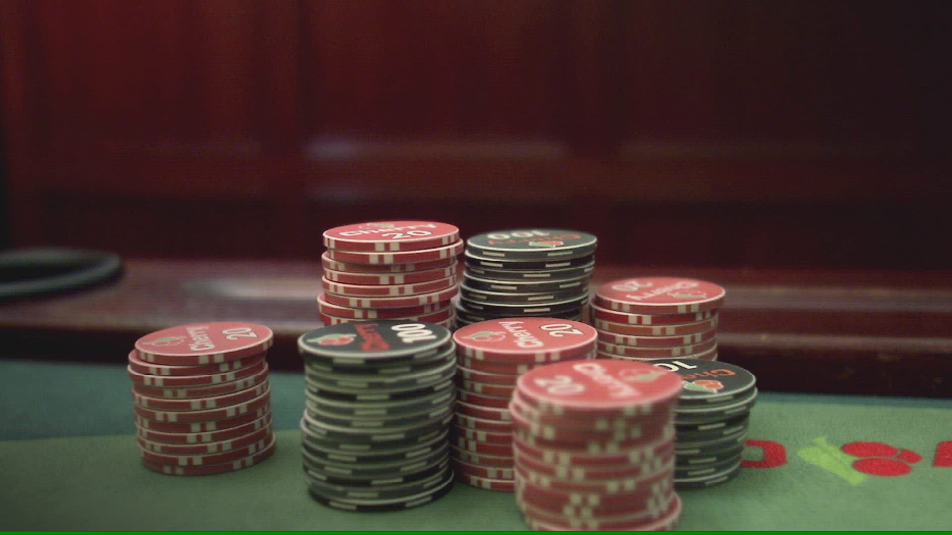 111825620 / Black Jack / Playing / Gambling Table