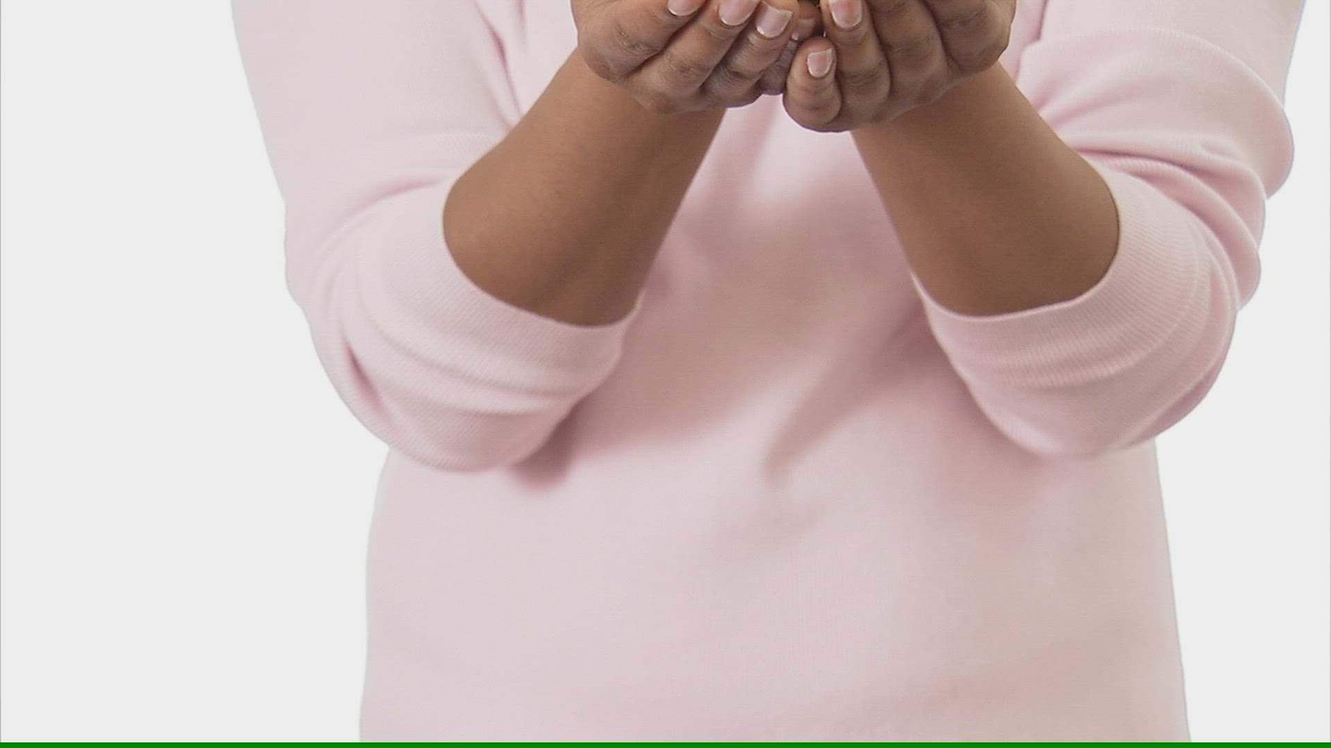 720118285 / Present / Holding / Wrapped