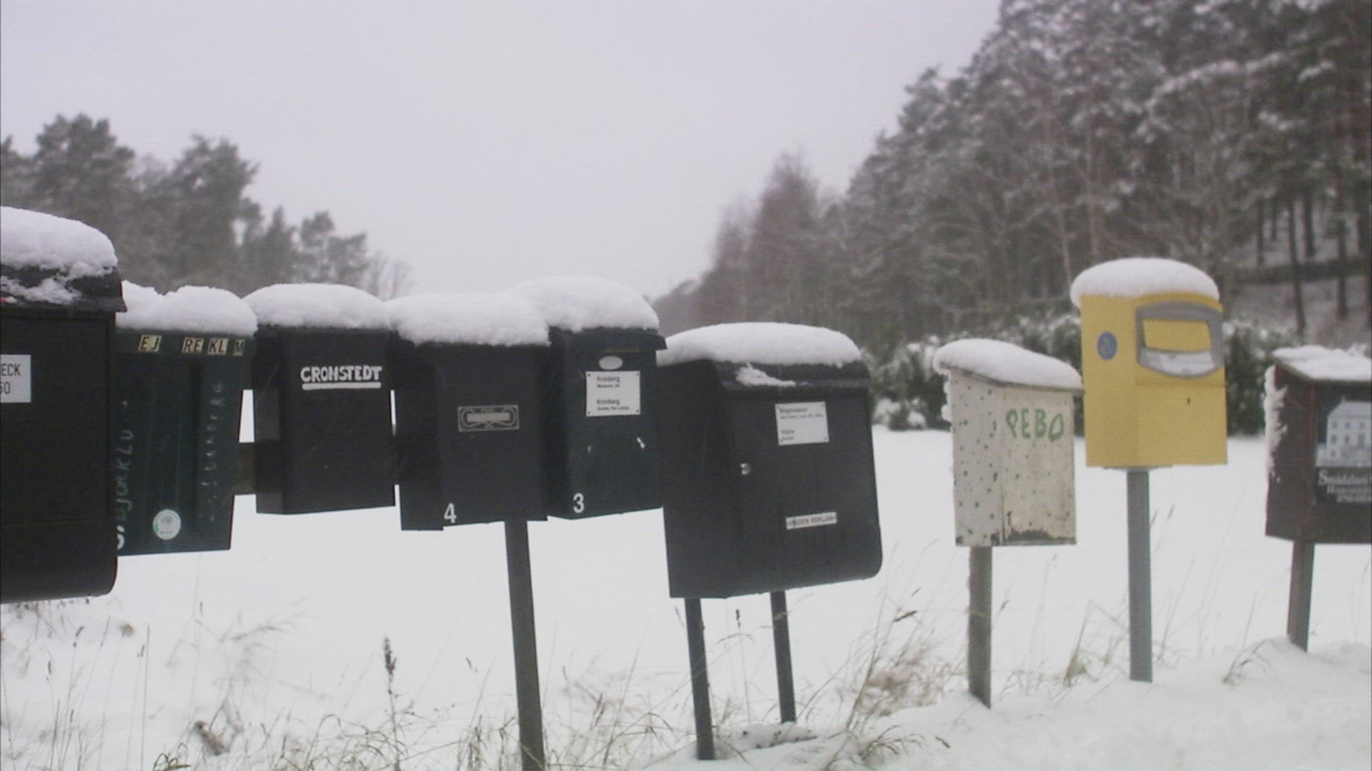 548035757 / Letterbox / Snow / Winter