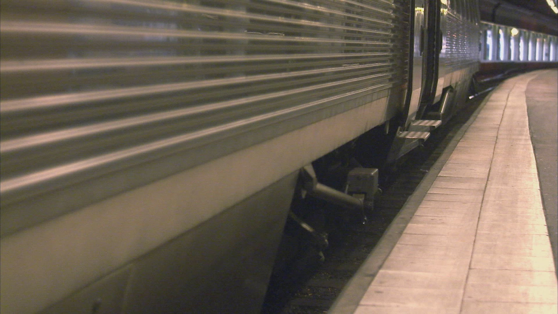 461719555 / Central Station / Walking Away / Stockholm