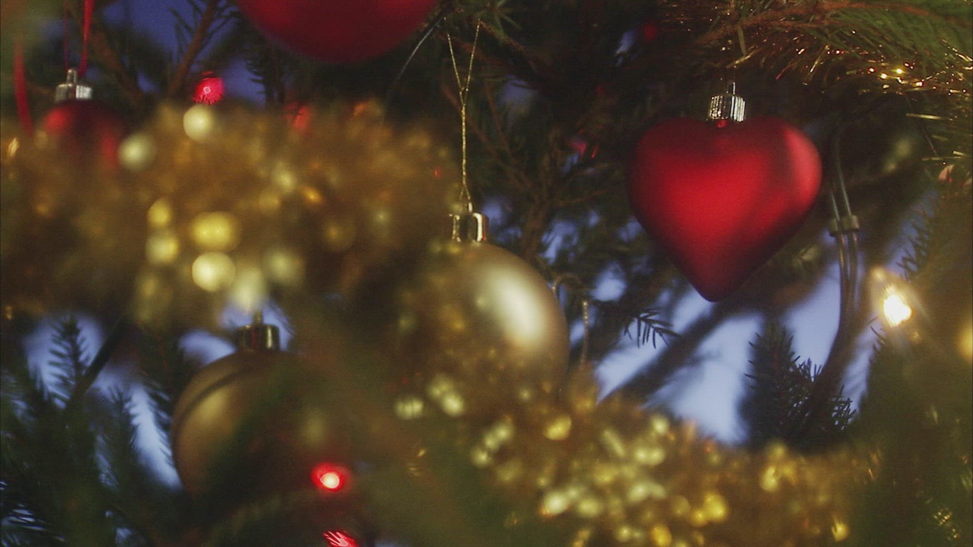 913321288 / Decoration / Bauble / Compositing