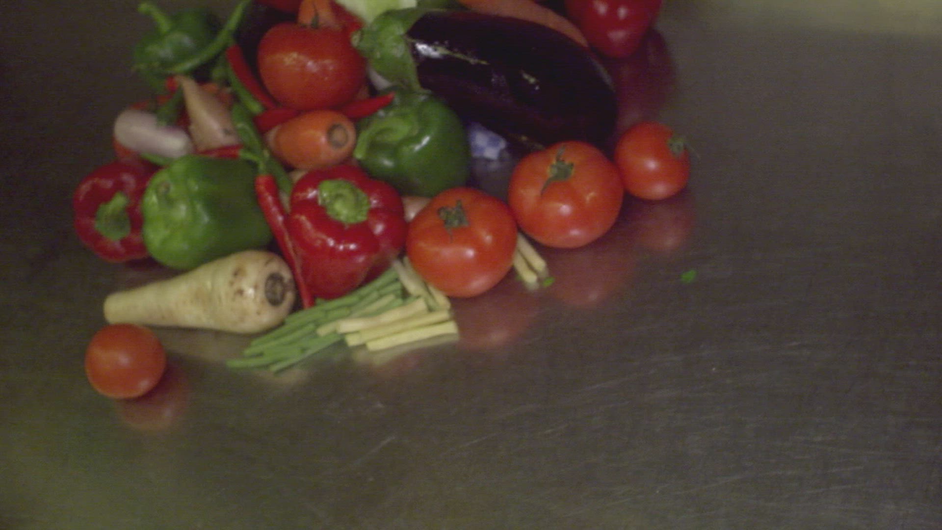 350853892 / Scandinavian Ethnicity / Cook / Restaurant