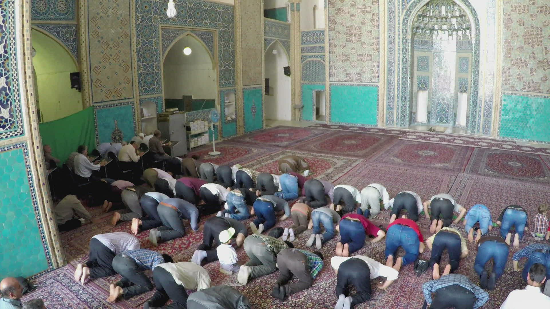 829058965 / Prayer / Mosque / Iran