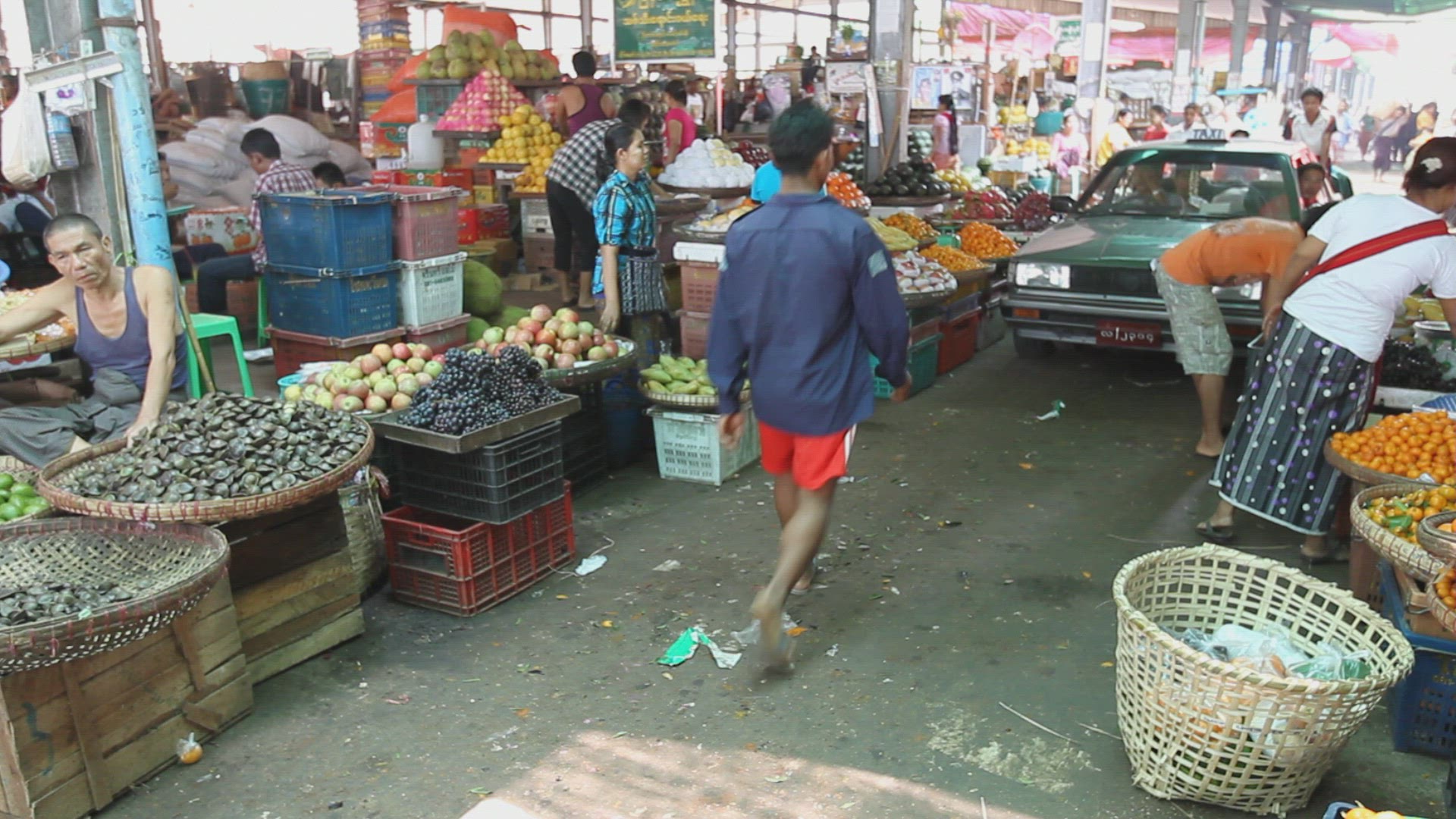 830283112 / People / Market / Myanmar
