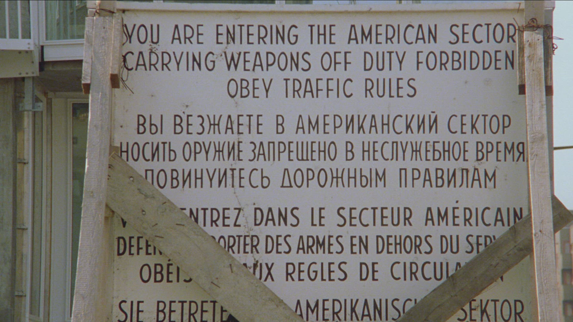 562110482 / Checkpoint Charlie / Berlin / 1996