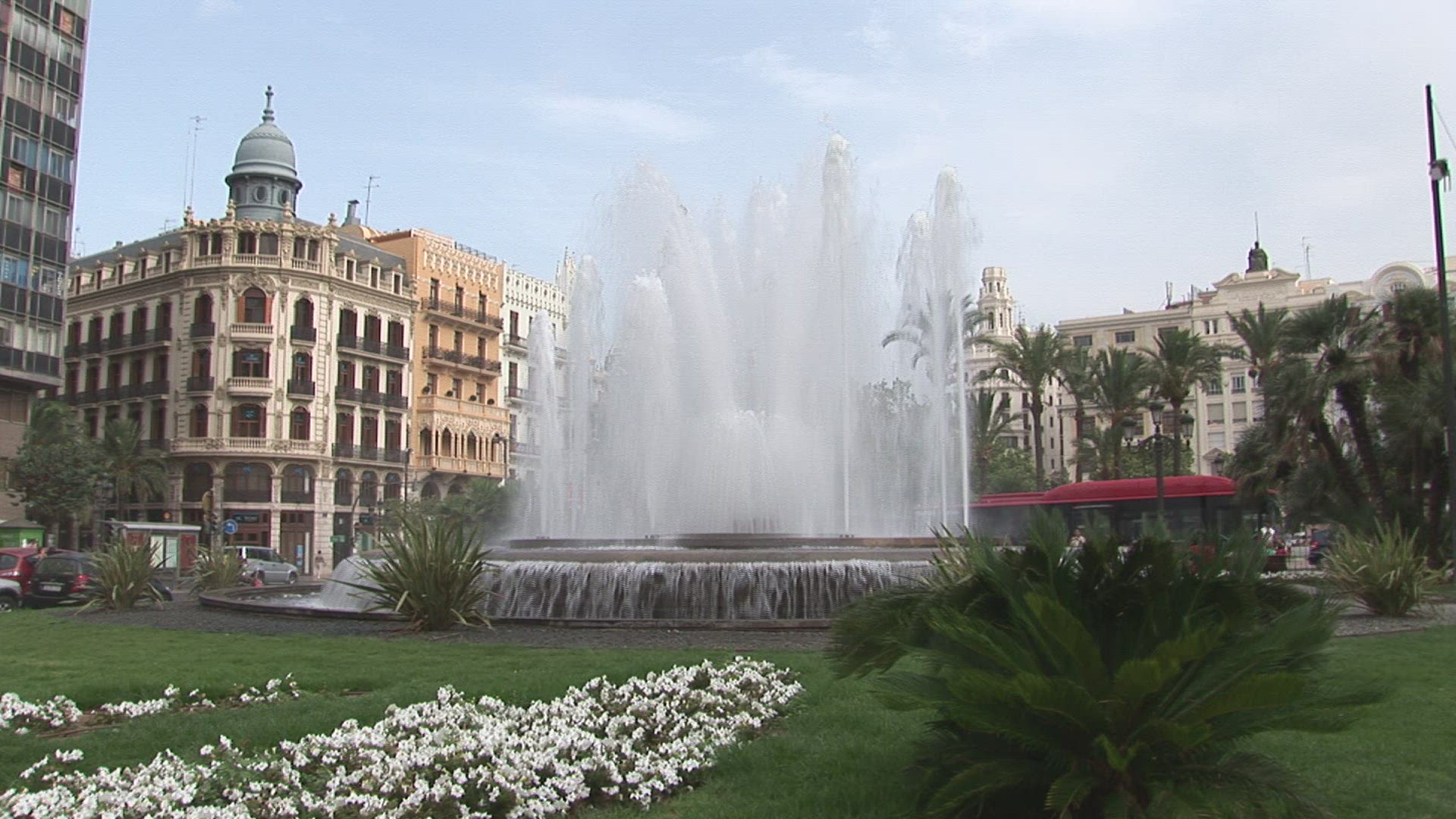 206085457 / Plaza de Ayuntamiento / Valencia / Spain