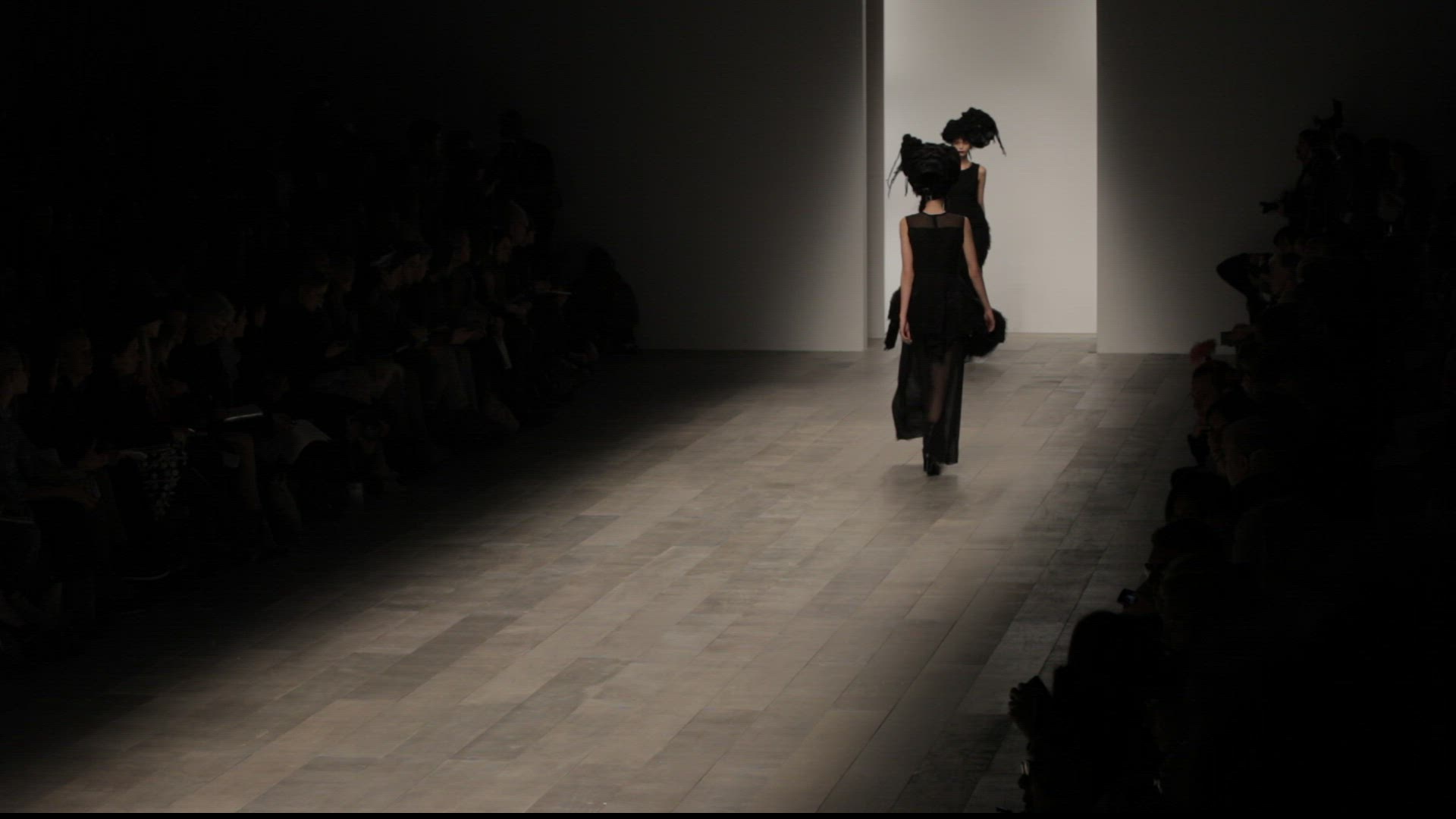 642729649 / Woman / Fashion Show / London Fashion Week / London