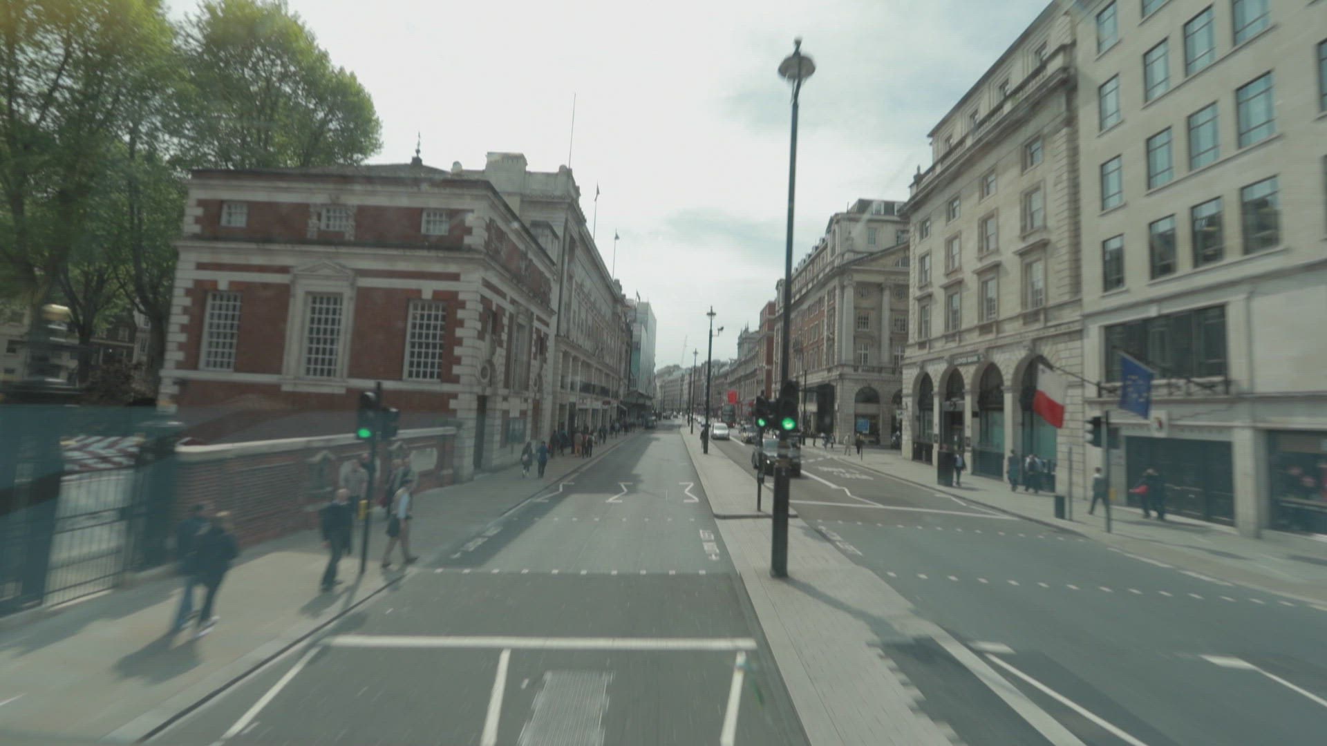 687893625 / Bus Ride / London / England