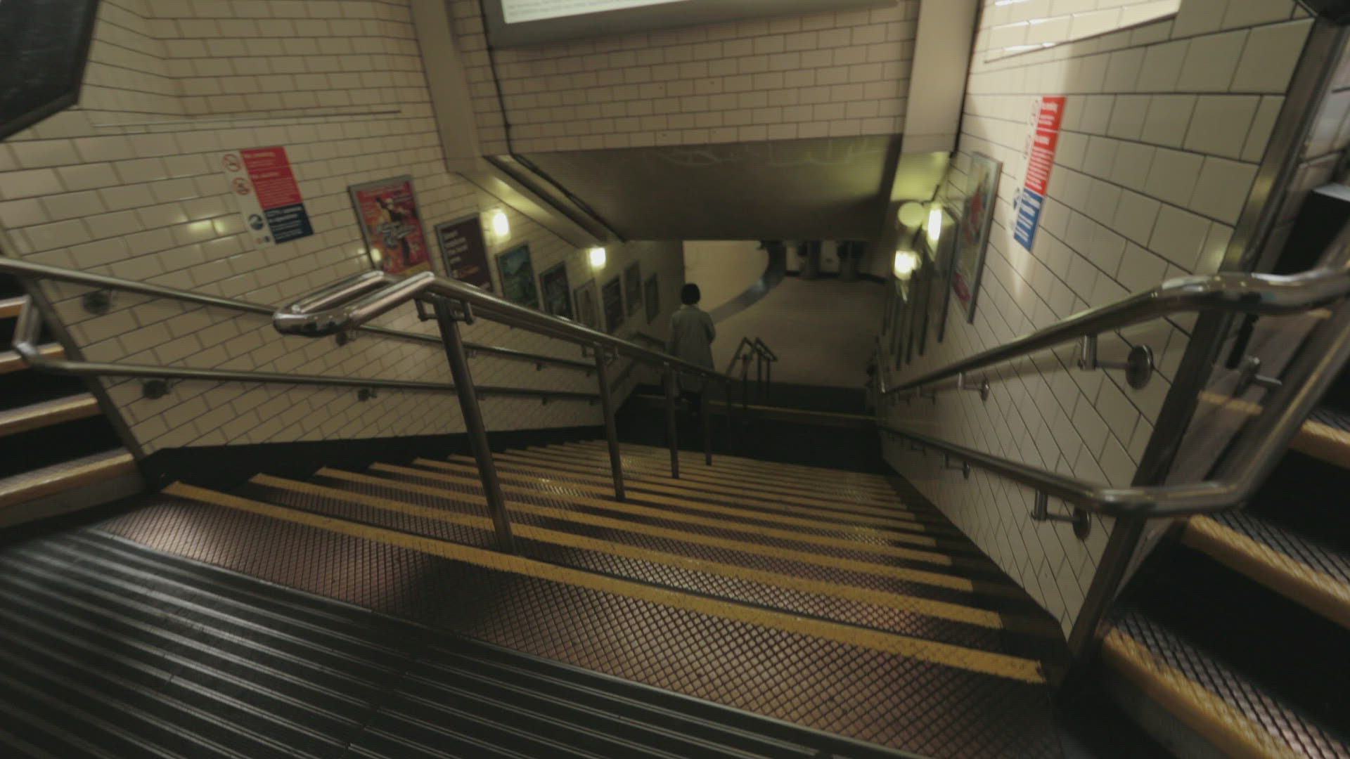 200999479 / Knightsbridge Station / London / England