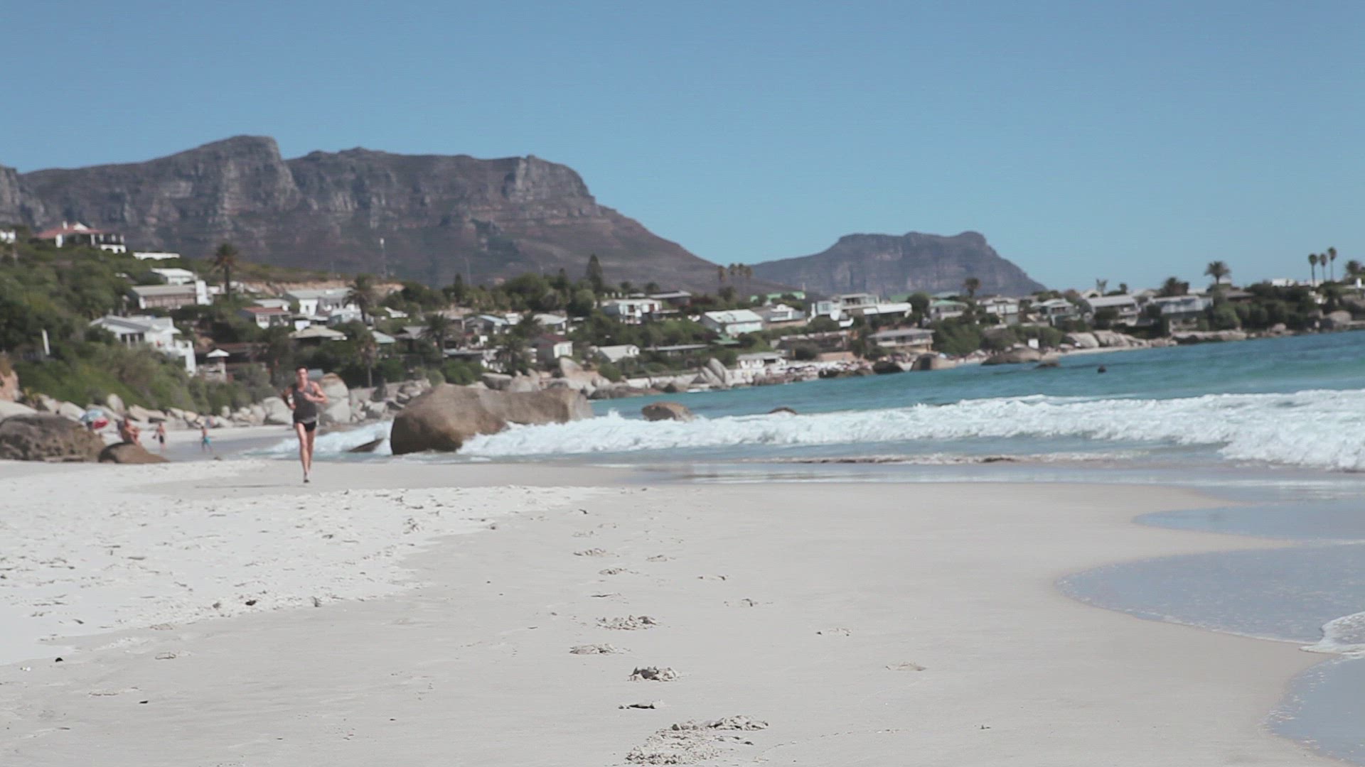 772424686 / Jogger / Running / Seascape