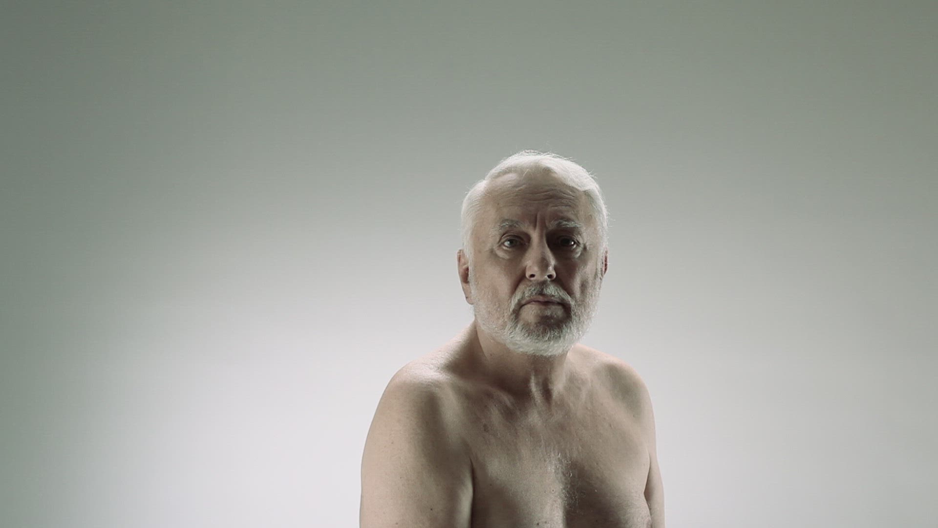 838866236 / Man / Seniors / Grey-haired