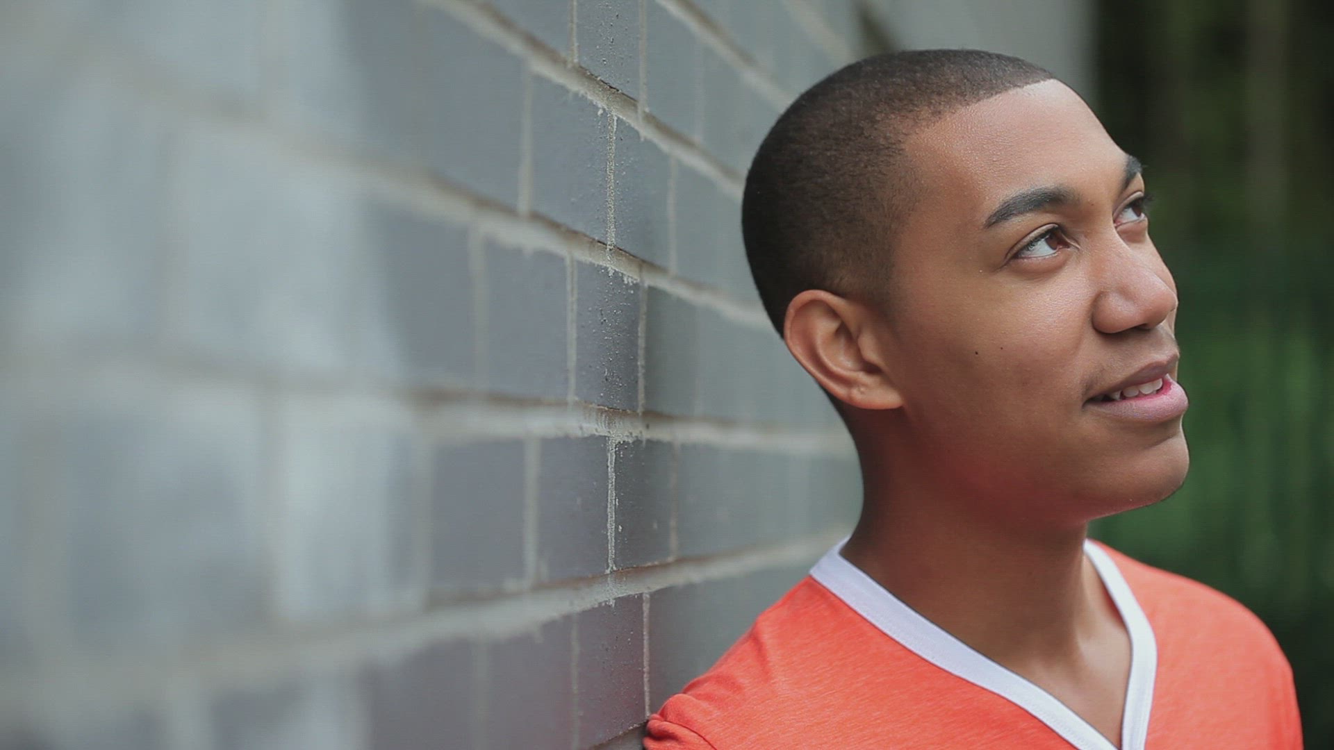 979233793 / Man / Wall