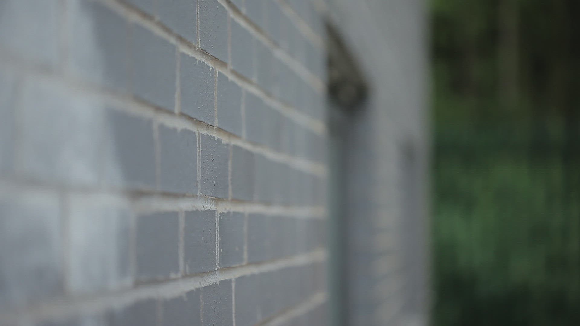 896188406 / Man / Wall