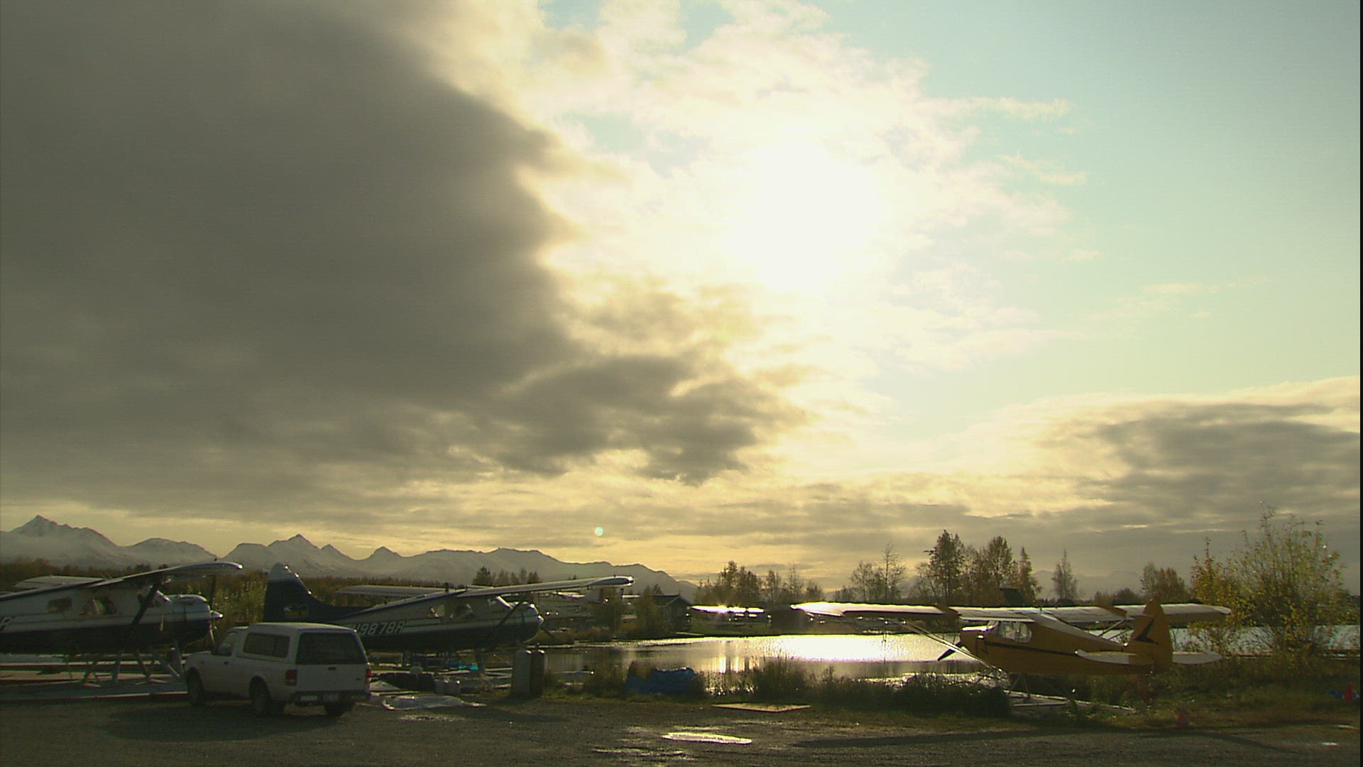 776617064 / Propeller Plane / Lake / Alaska