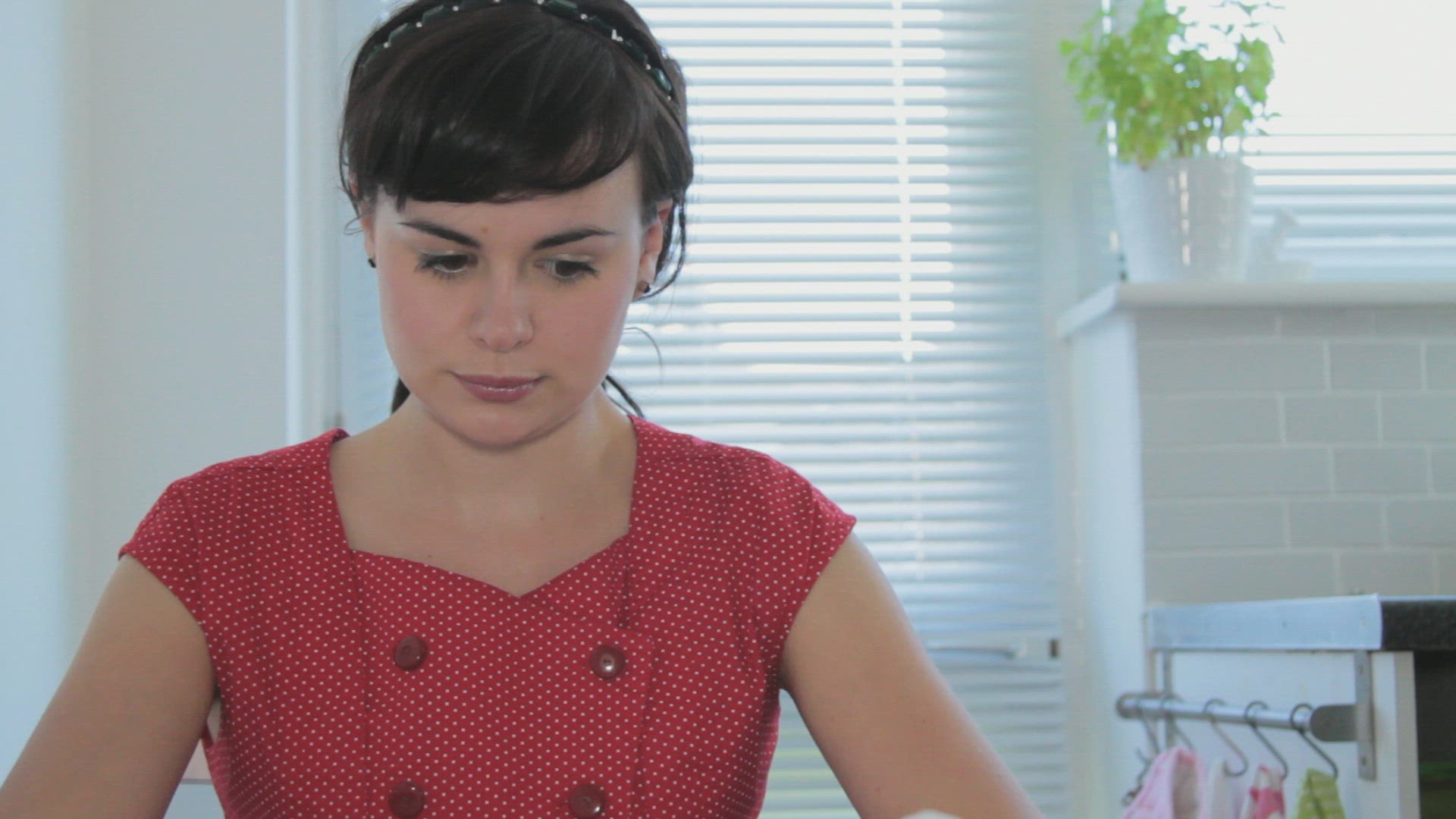 394569231 / Woman / Disease