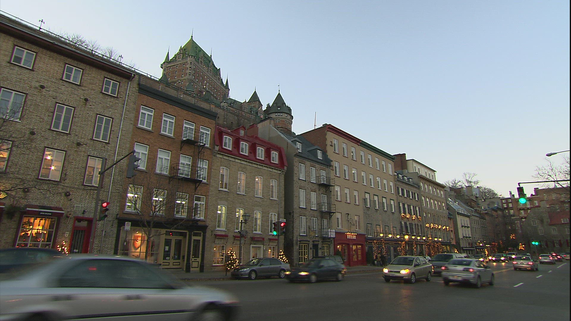209831866 / City / Christmas Decoration / Québec / Canada