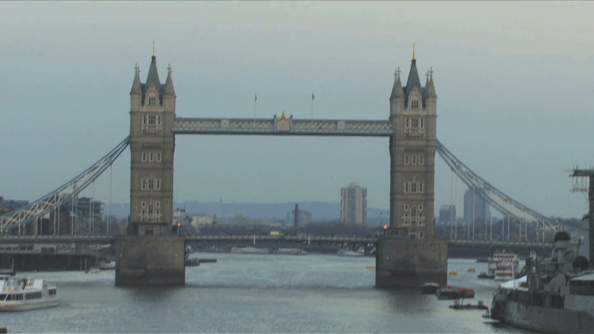 607809659 / Tower Bridge / Thames / London