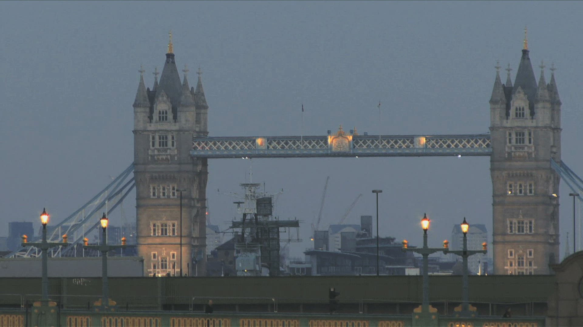 349426775 / Tower Bridge / Thames / London