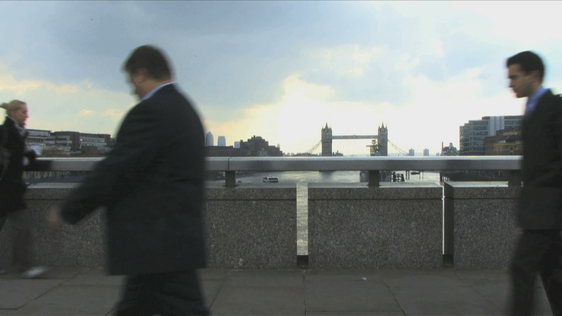 597354050 / Commuter / Bridge / London