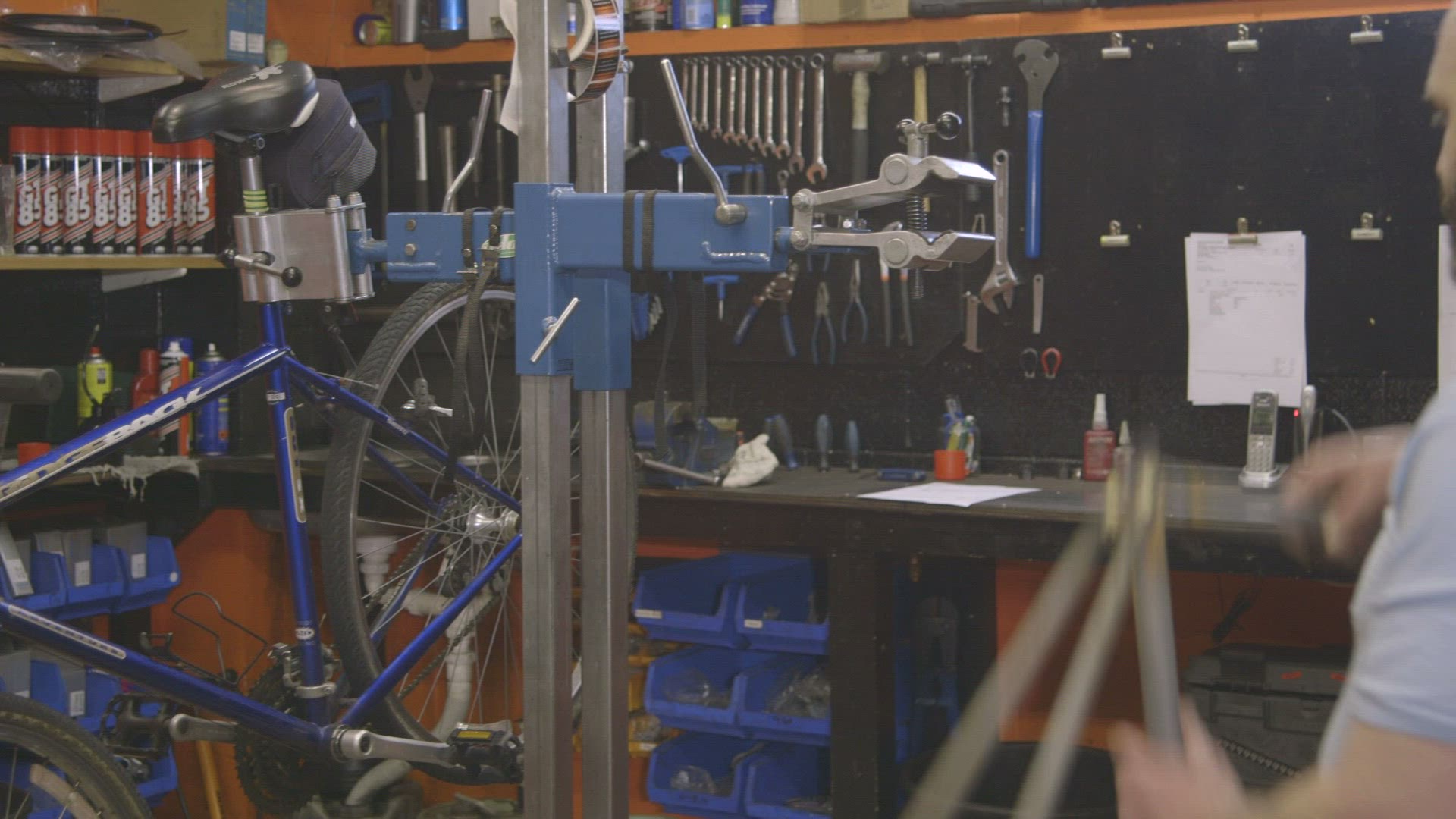 232673699 / Bicycle Store / Workshop