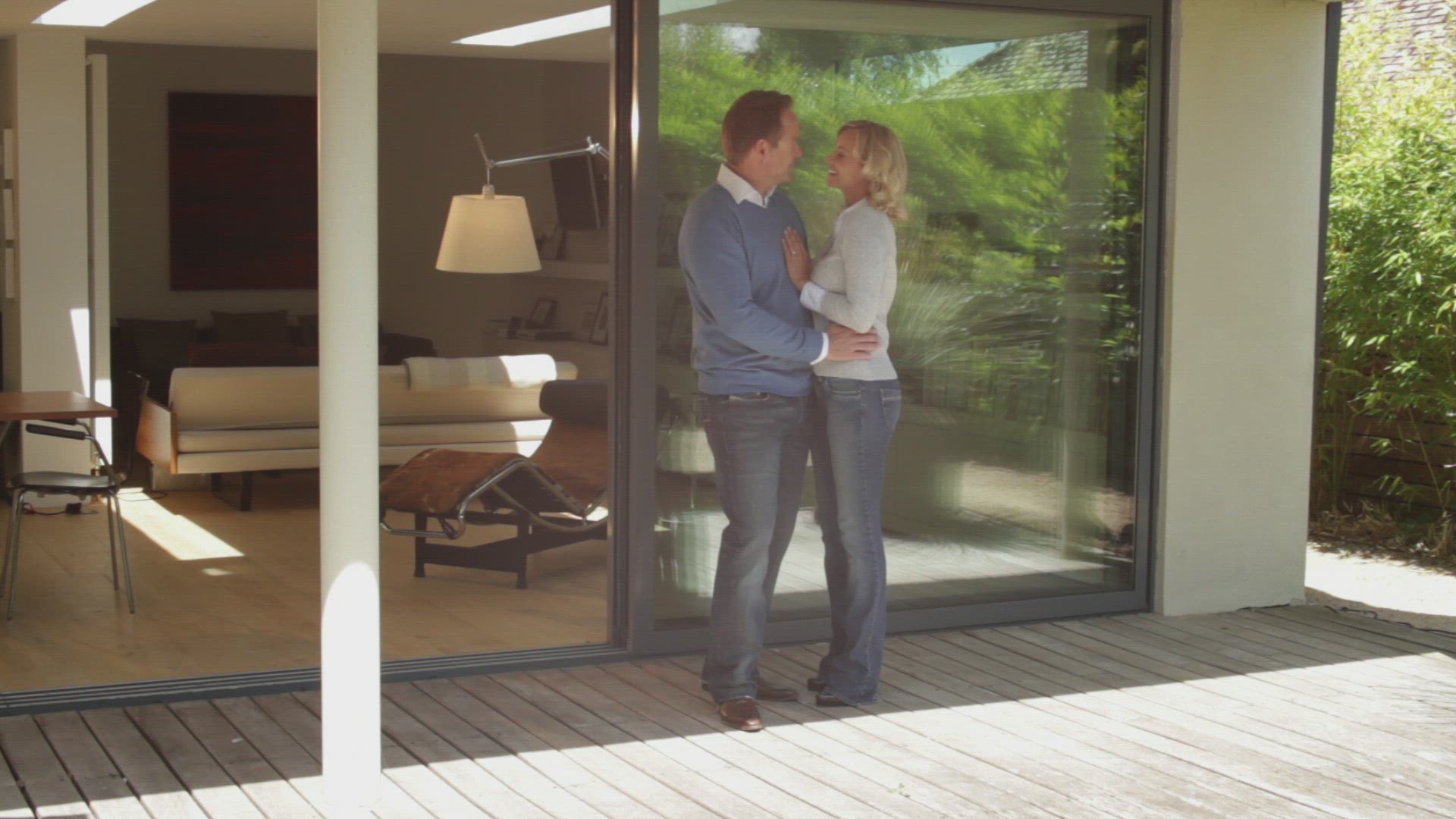 258980935 / Couple / Real Estate Agent / Home Ownership