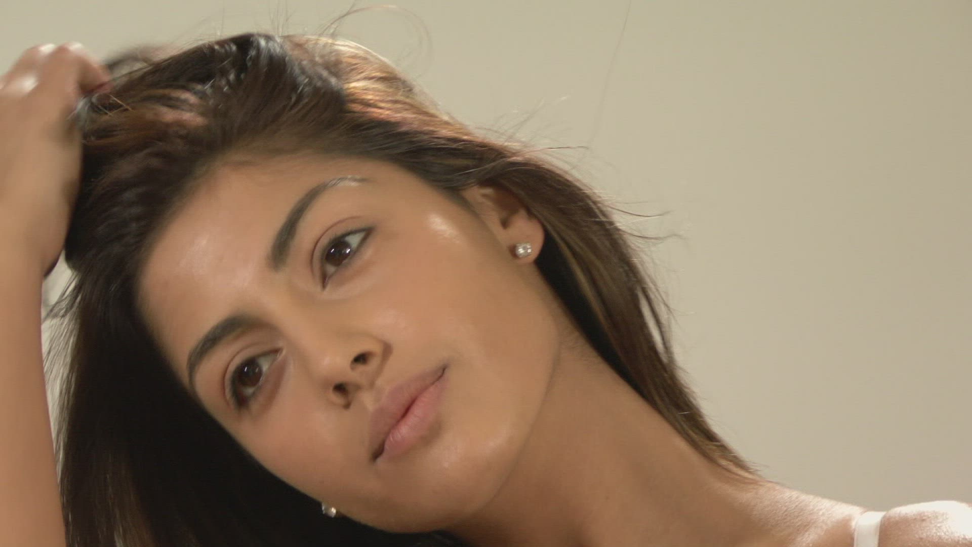 691930304 / Model / Woman / Brown-Haired