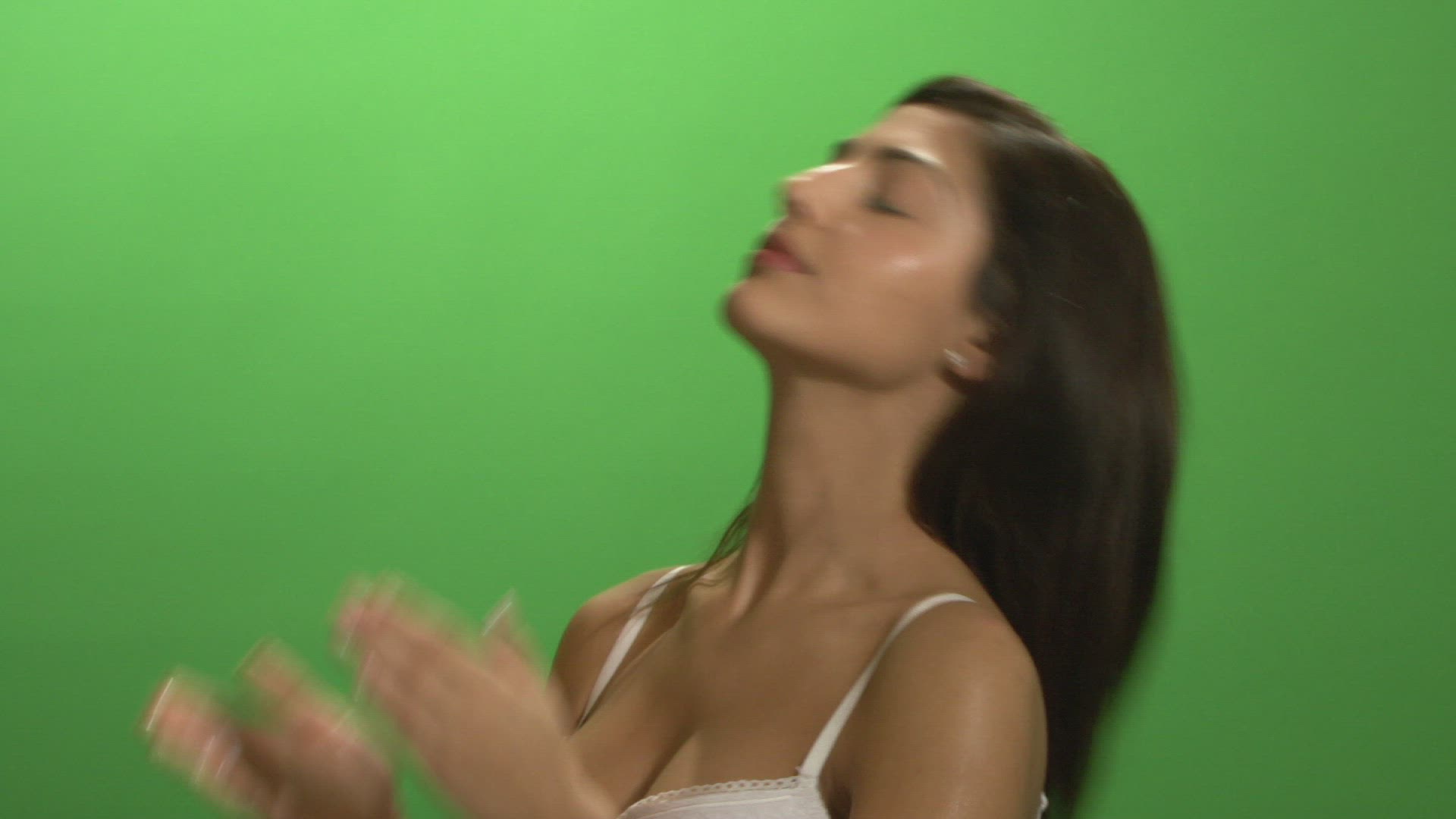 873830172 / Model / Woman / Brown-Haired