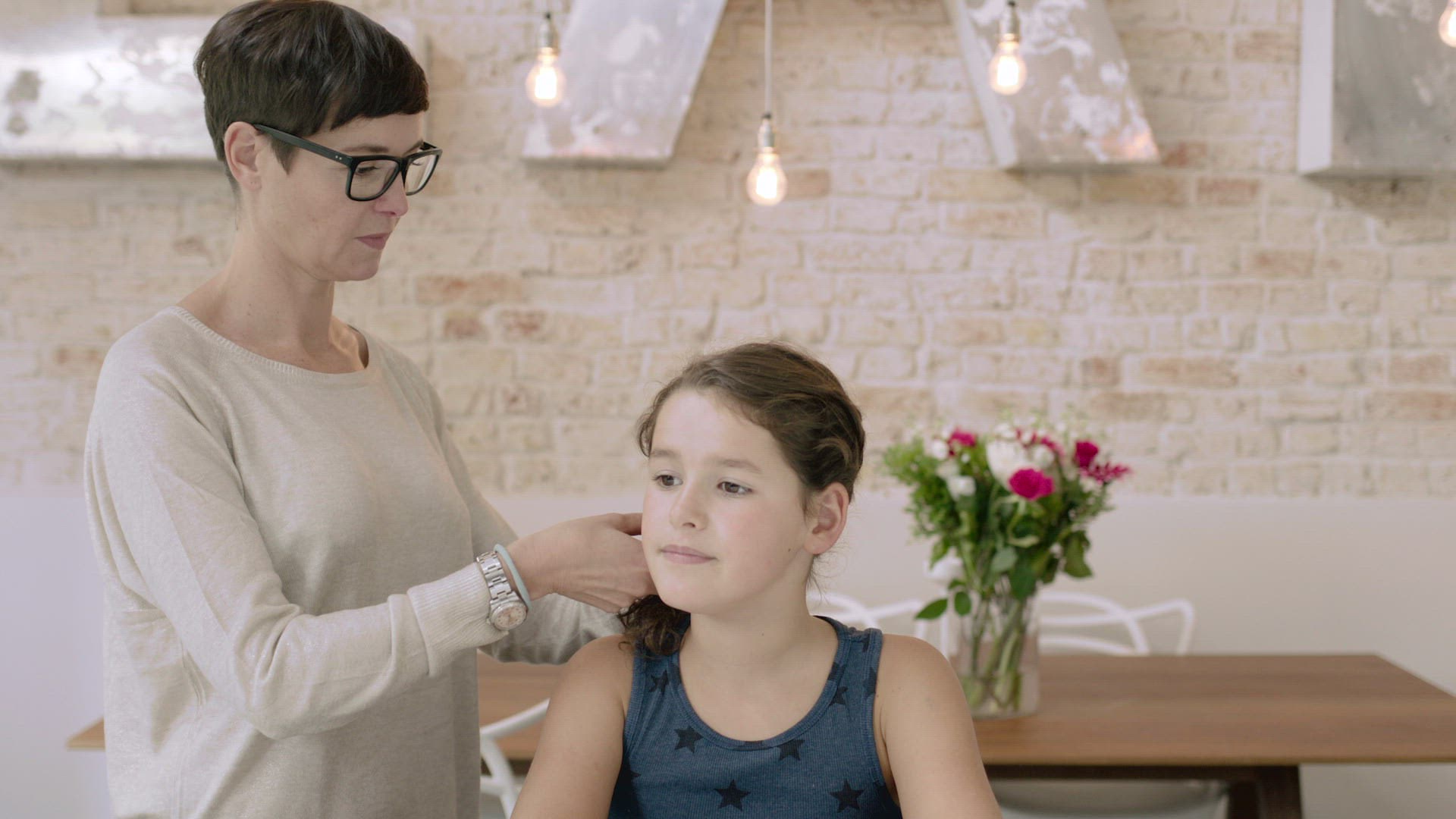 830108479 / Girl / School / Braiding