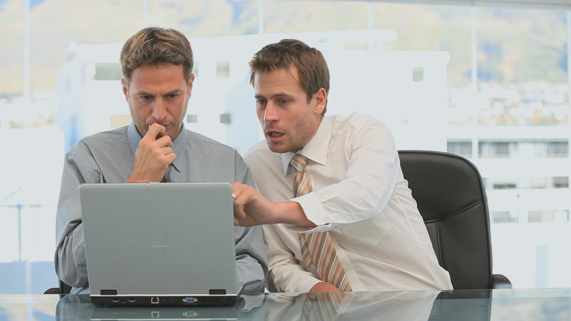 648363843 / Business People / Problem Solving