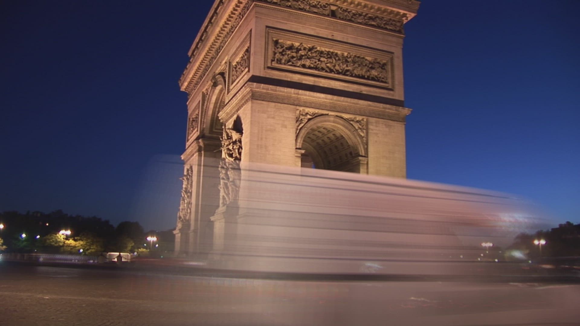 823594839 / Triumphal Arch / Paris / Timelapse