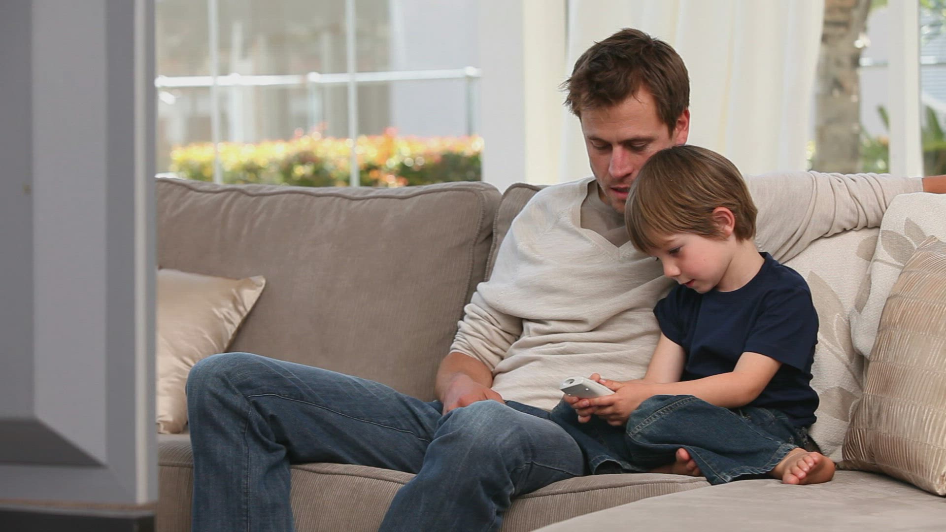 463100107 / Family / Togetherness / Living Room