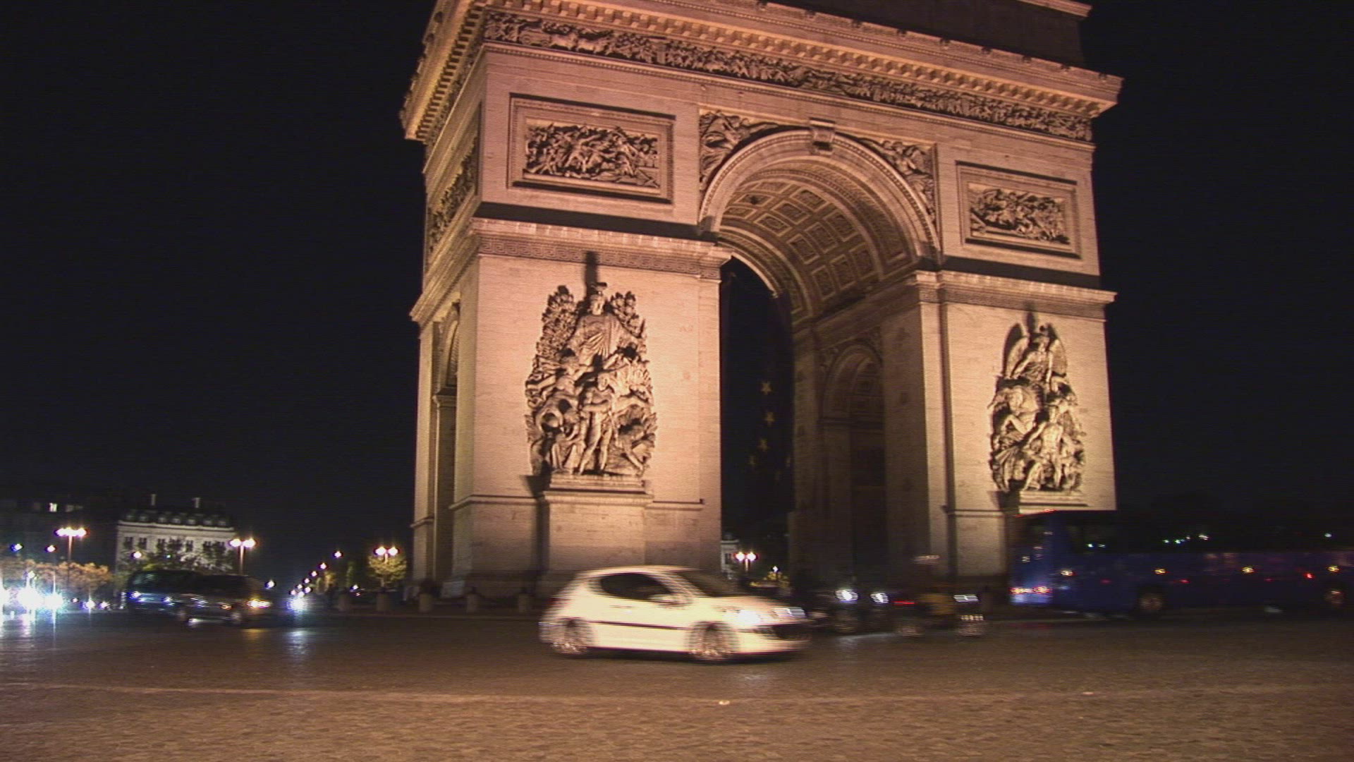 909931625 / Triumphal Arch / Place Charles de Gaulle / Paris