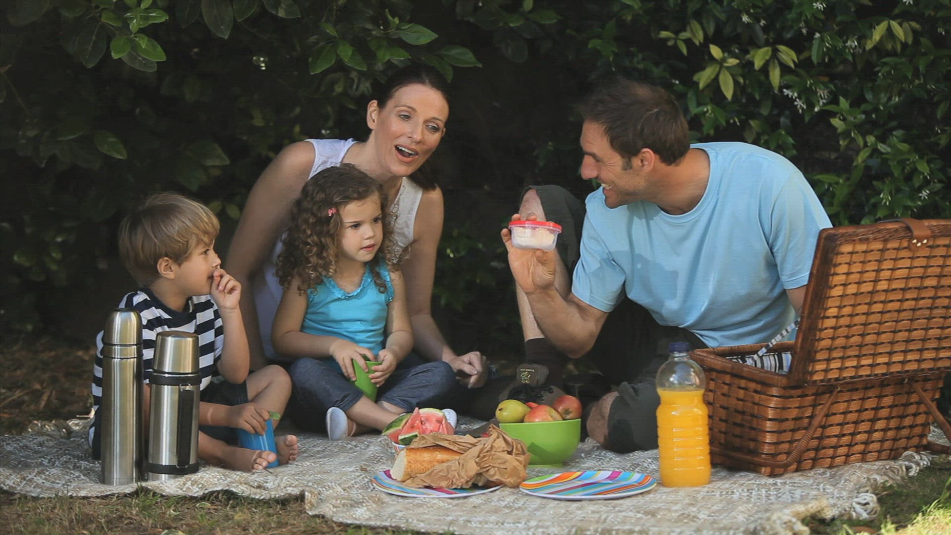 737443294 / Family / Savouring / Holidays