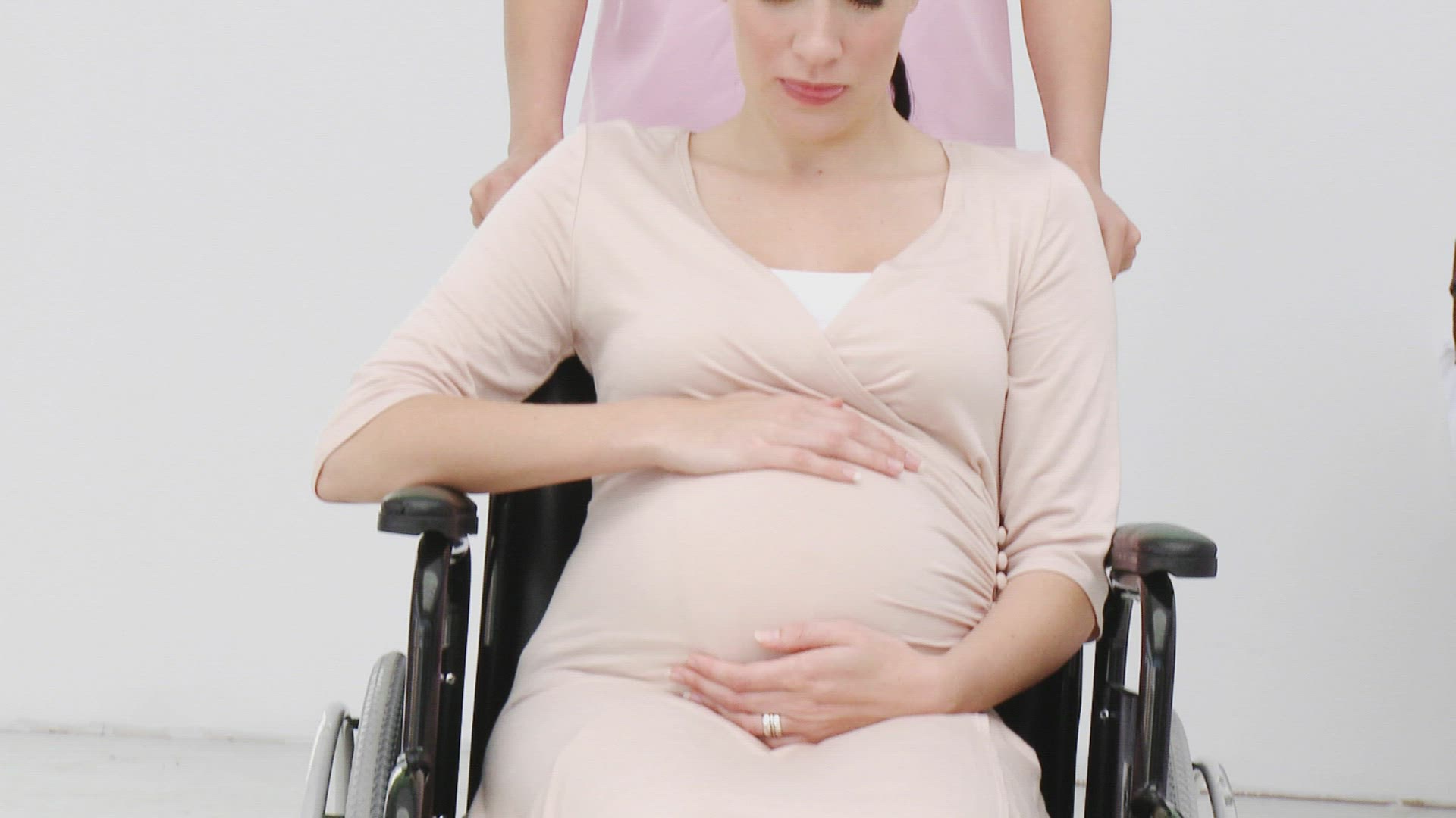 554372498 / Pregnancy / Anticipation / Nurse