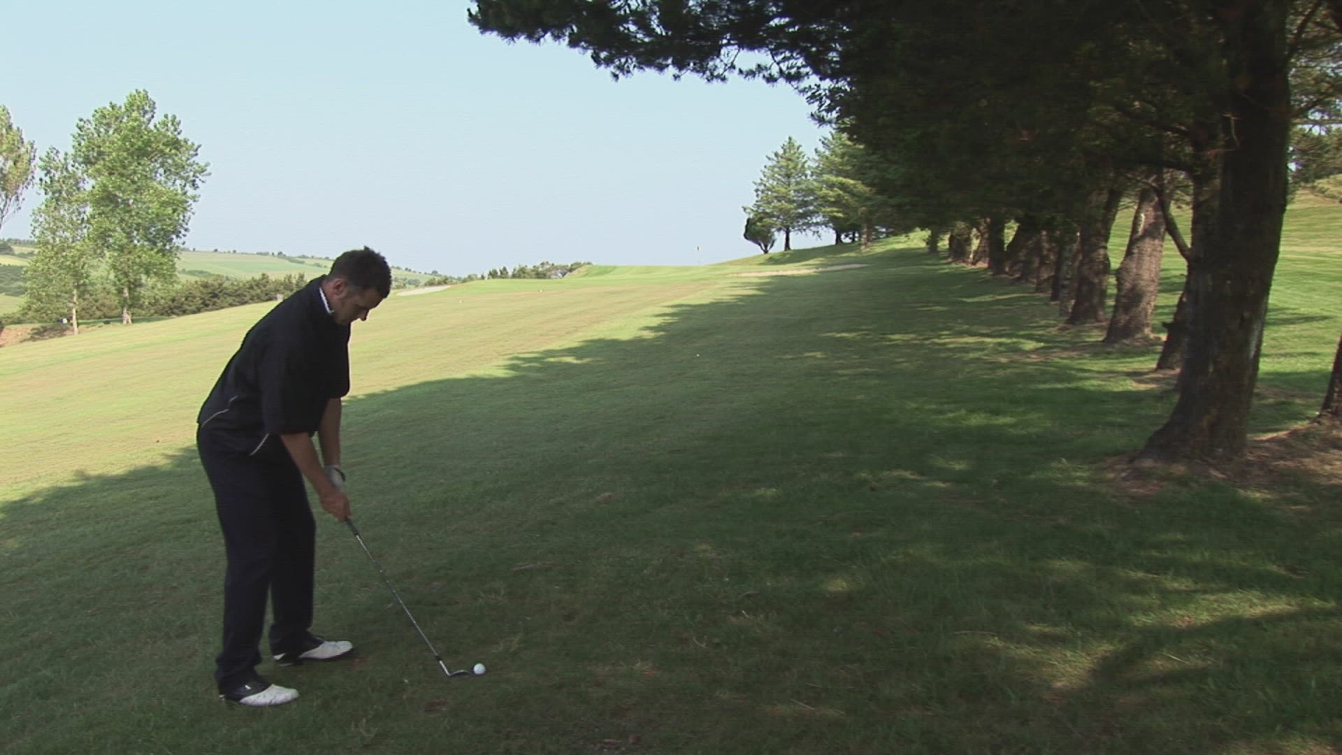 344550276 / Golf Player / Golf Course / Ireland