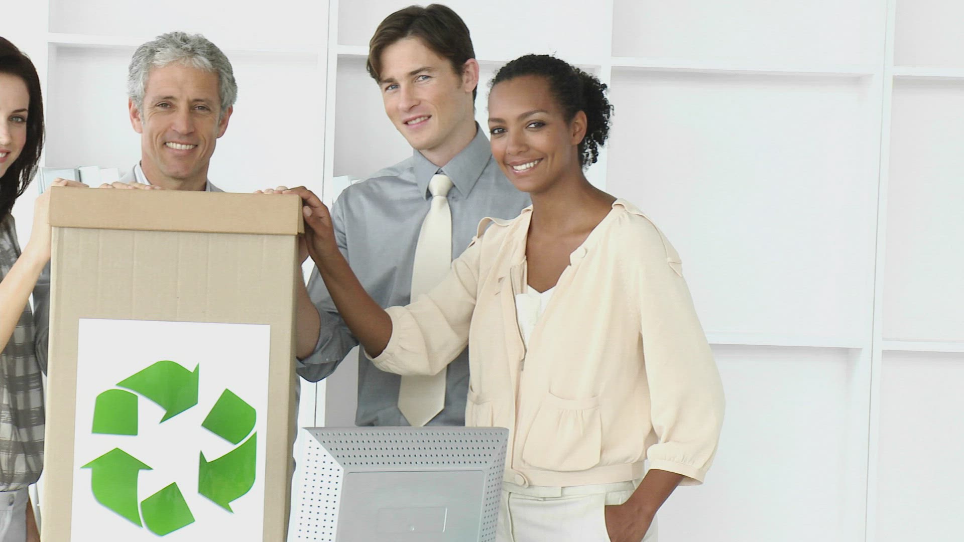 457535602 / People / Climate conscious / Recycling